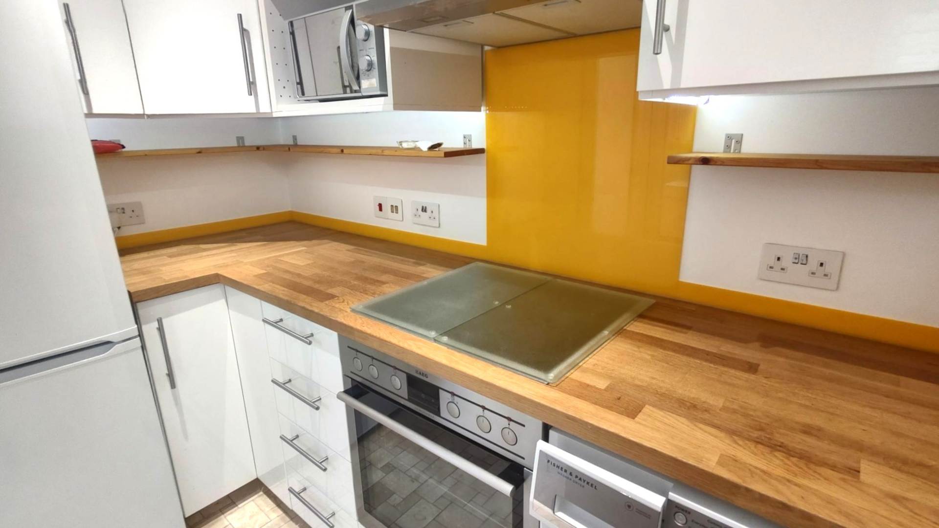 London N12 8RE 0 bed studio rental property internal/external image-4