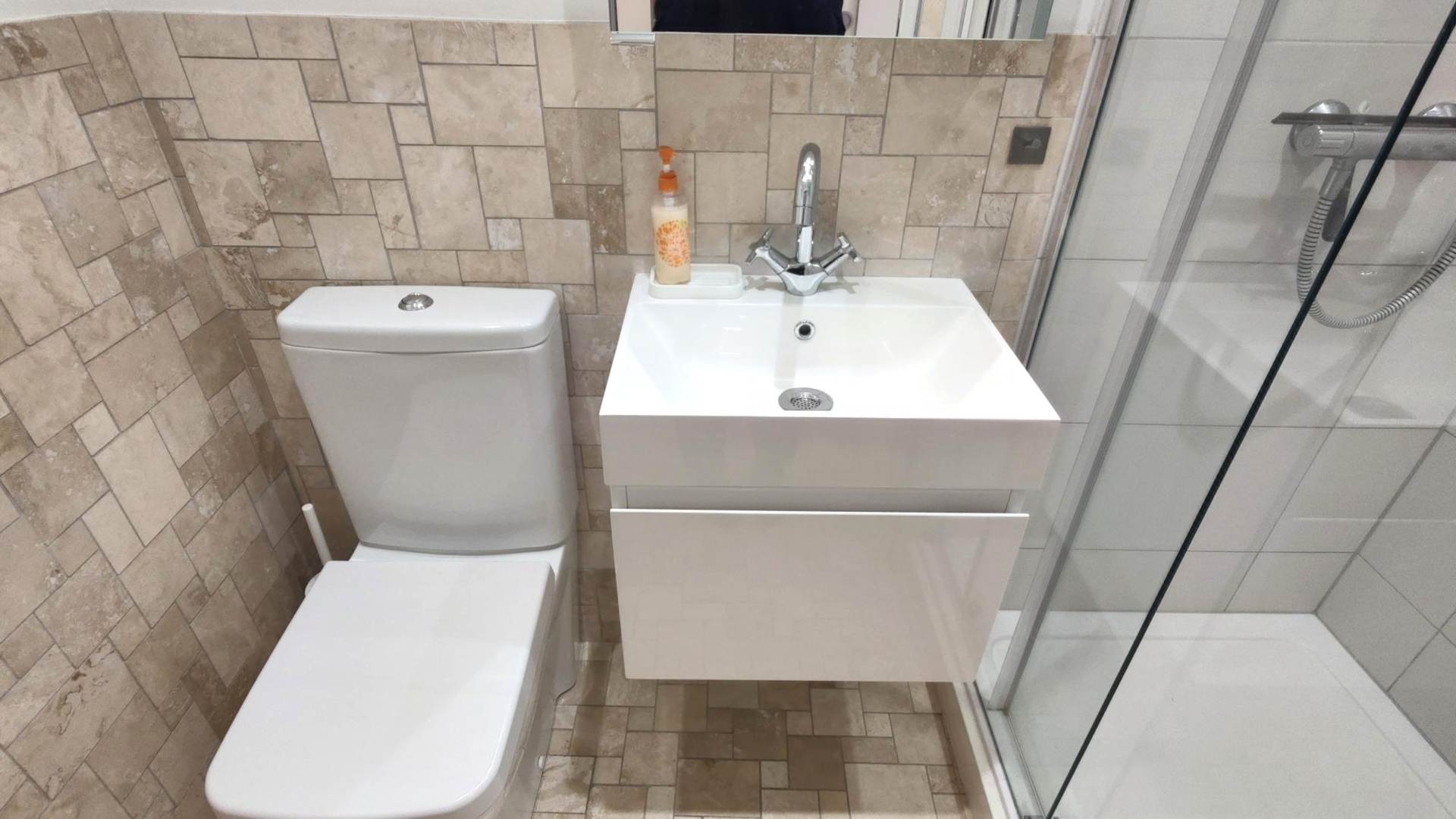 London N12 8RE 0 bed studio rental property internal/external image-6