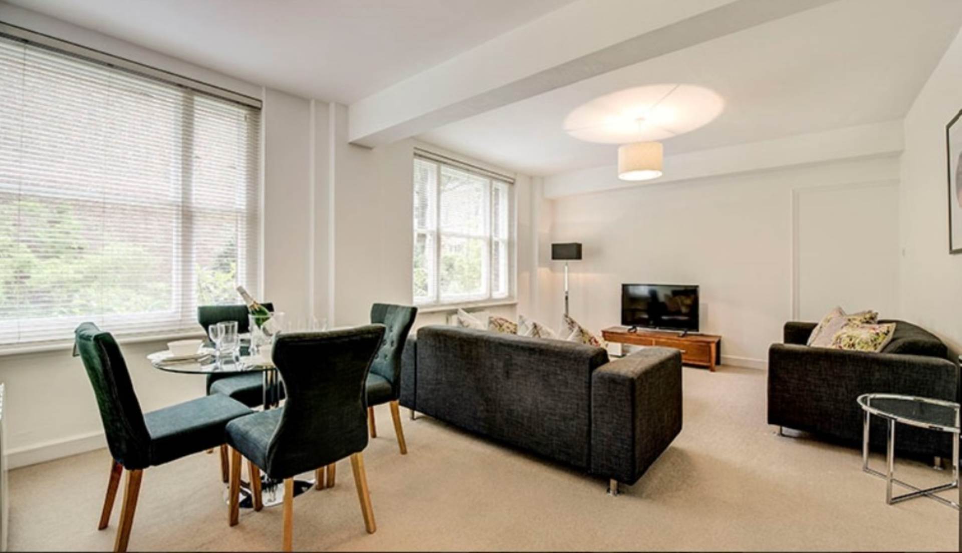 London W1J 5NA 1 bed flat rental property internal/external image-1