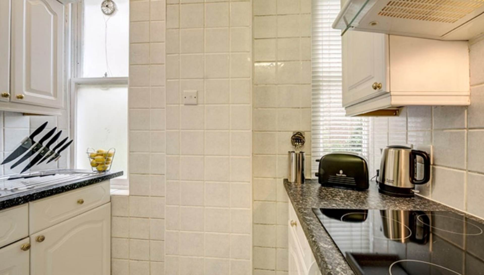 London W1J 5NA 1 bed flat rental property internal/external image-4