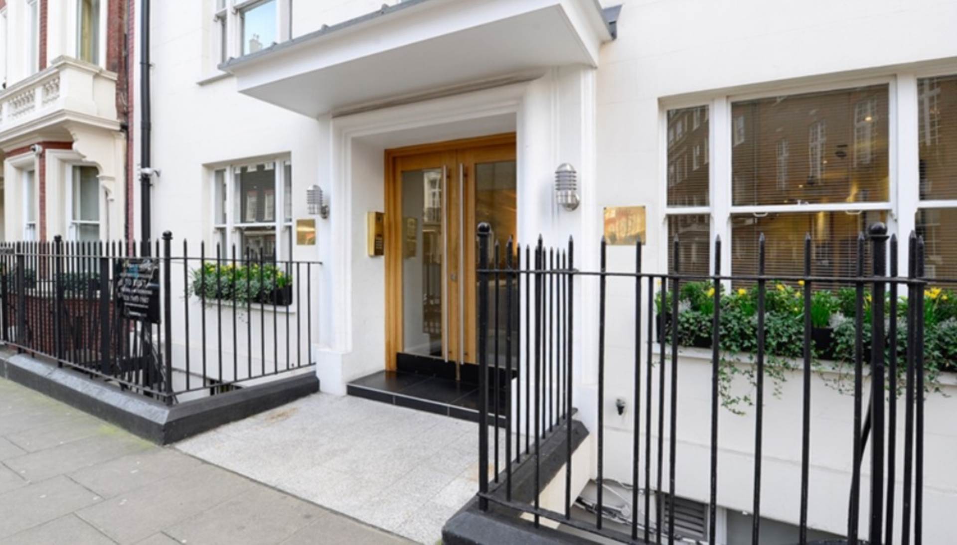 London W1J 5NA 1 bed flat rental property internal/external image-6