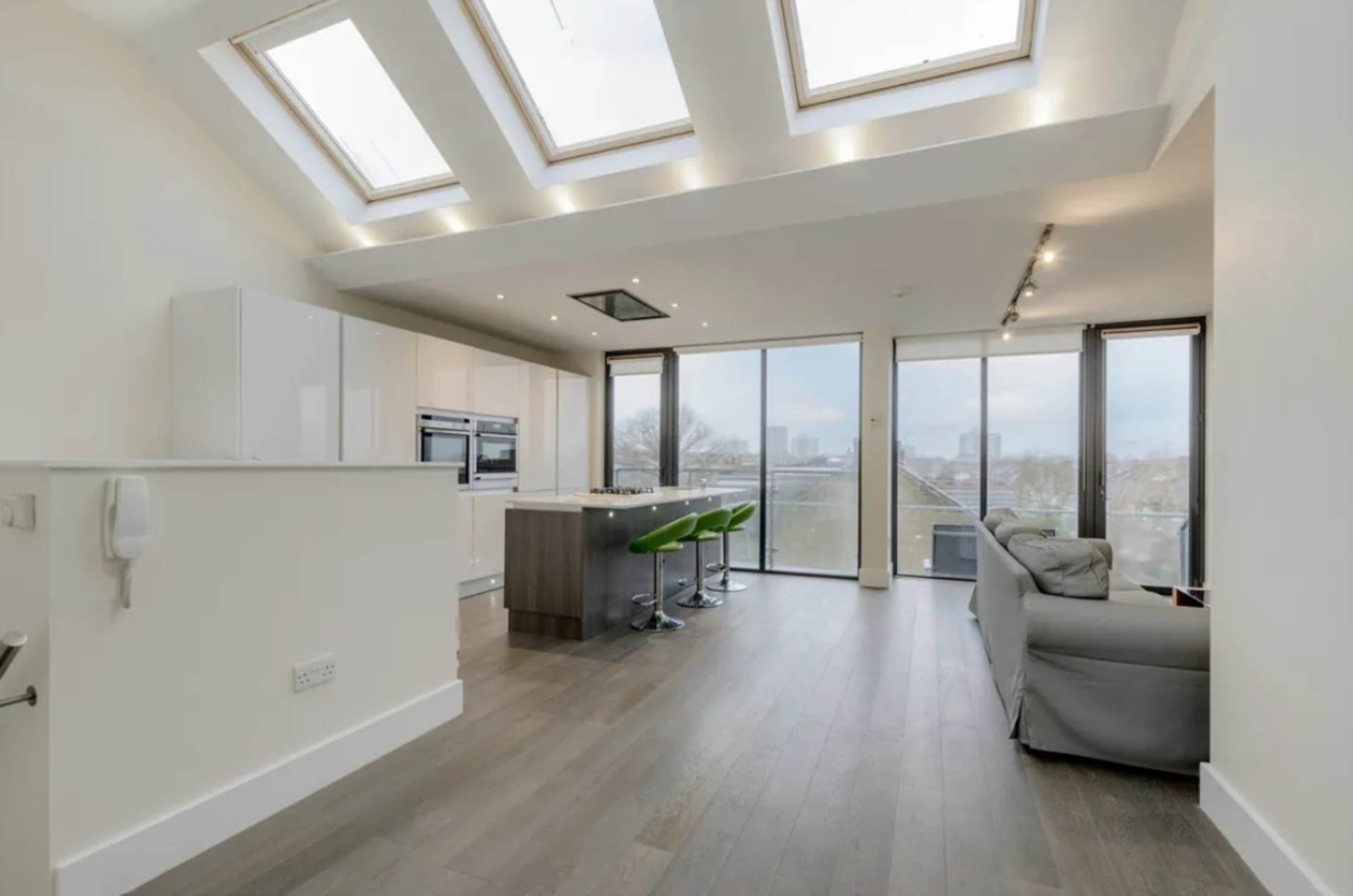 ロンドン N2 9DT 2ベッドフラット 賃貸物件の内外装写真-3