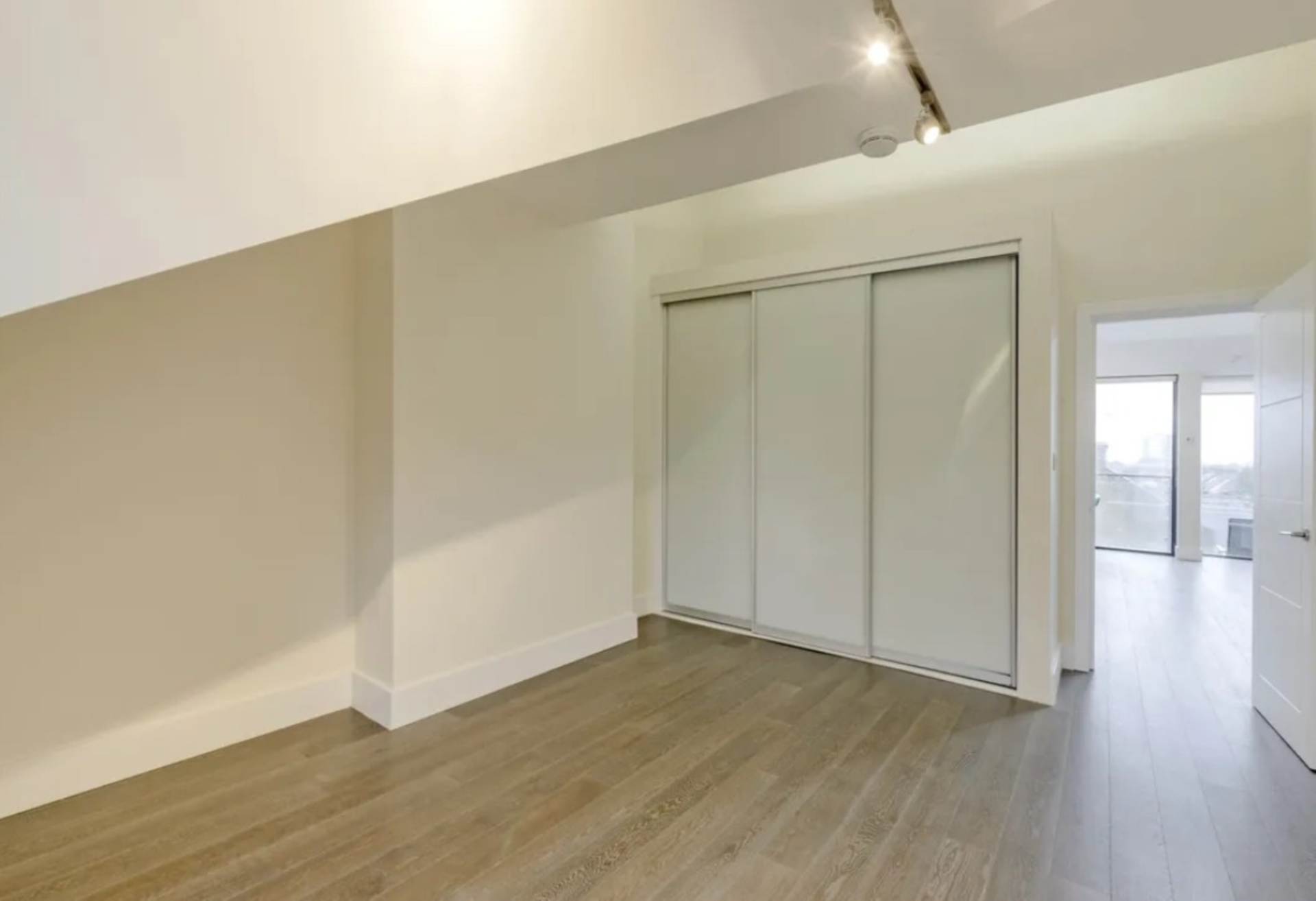 ロンドン N2 9DT 2ベッドフラット 賃貸物件の内外装写真-5