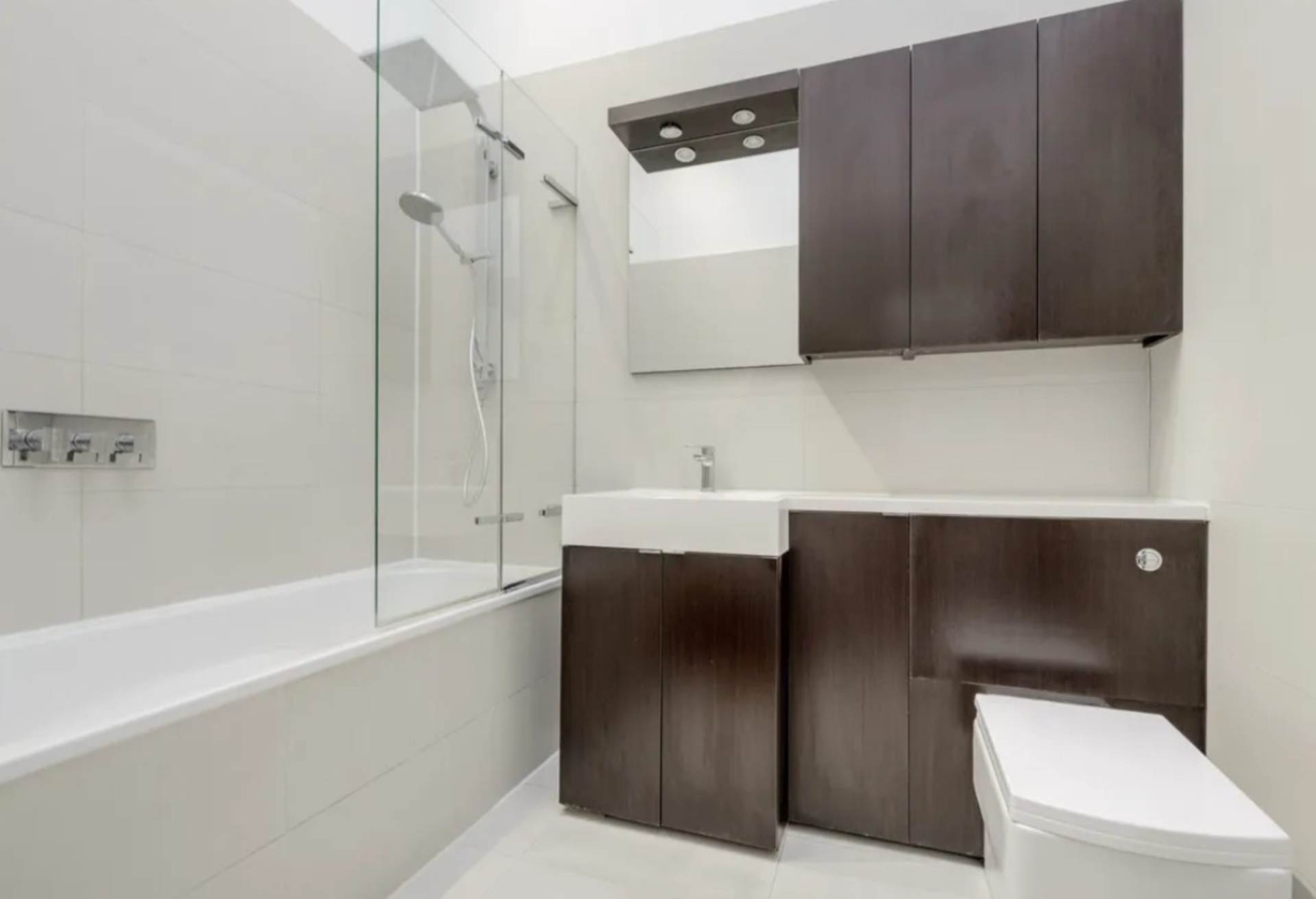 ロンドン N2 9DT 2ベッドフラット 賃貸物件の内外装写真-6