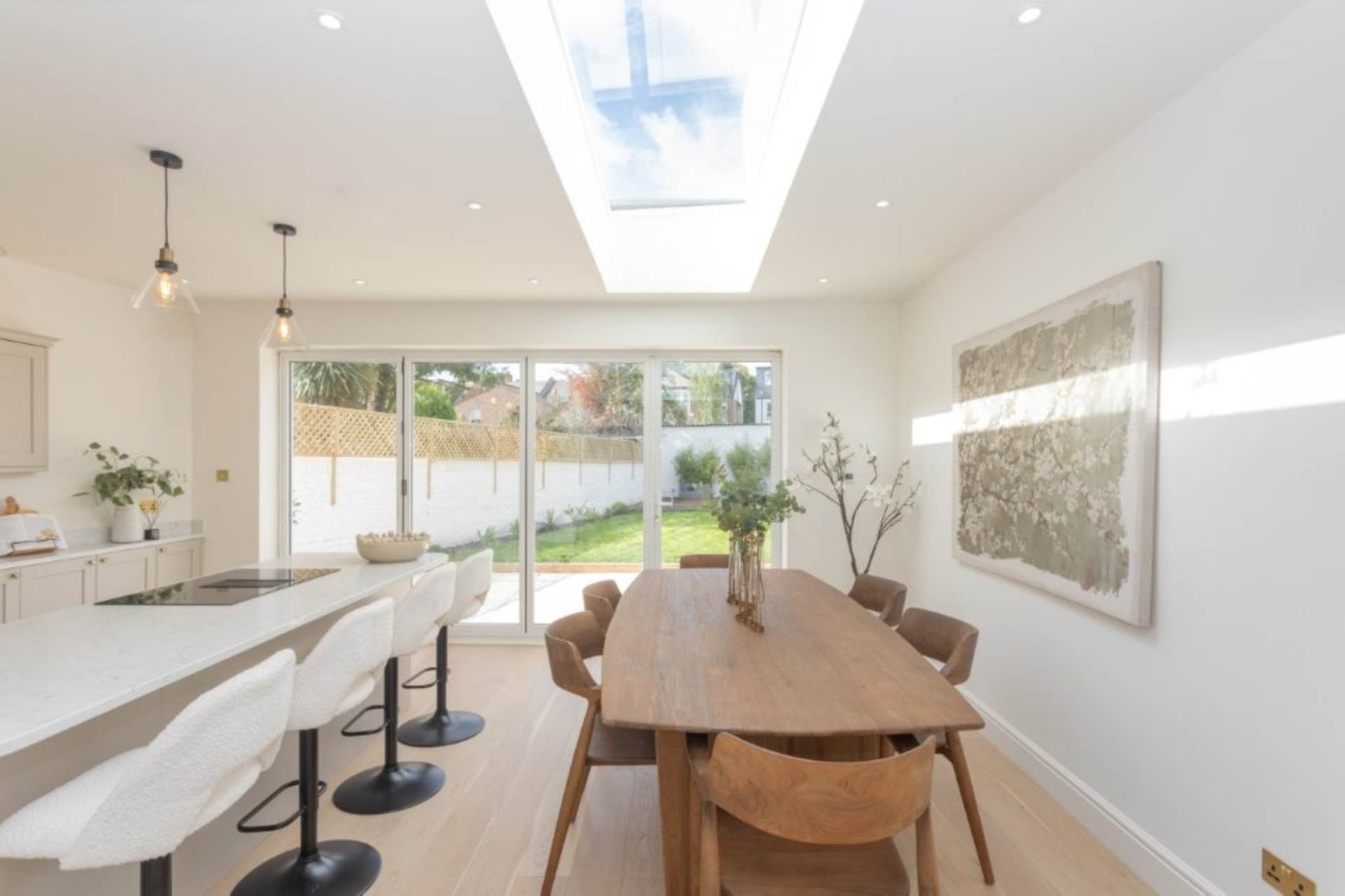 London W3 9NZ 4 bed semi-detached rental property internal/external image-2