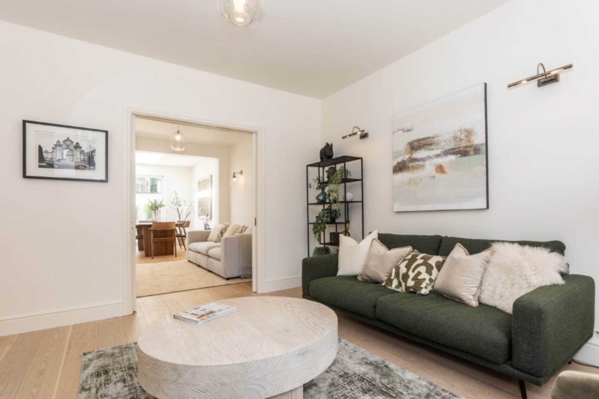 London W3 9NZ 4 bed semi-detached rental property internal/external image-5