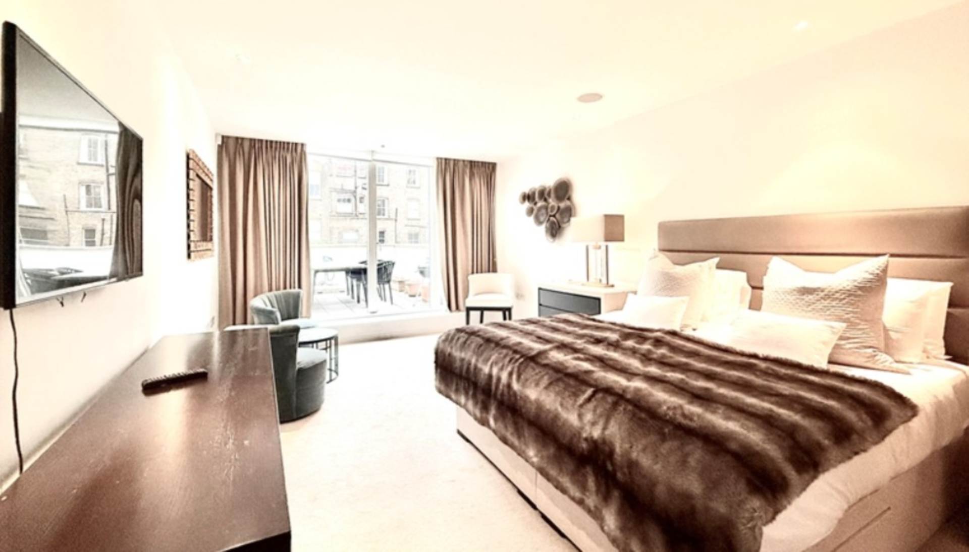 ロンドン W8 5EH 2ベッドフラット 賃貸物件の内外装写真-3