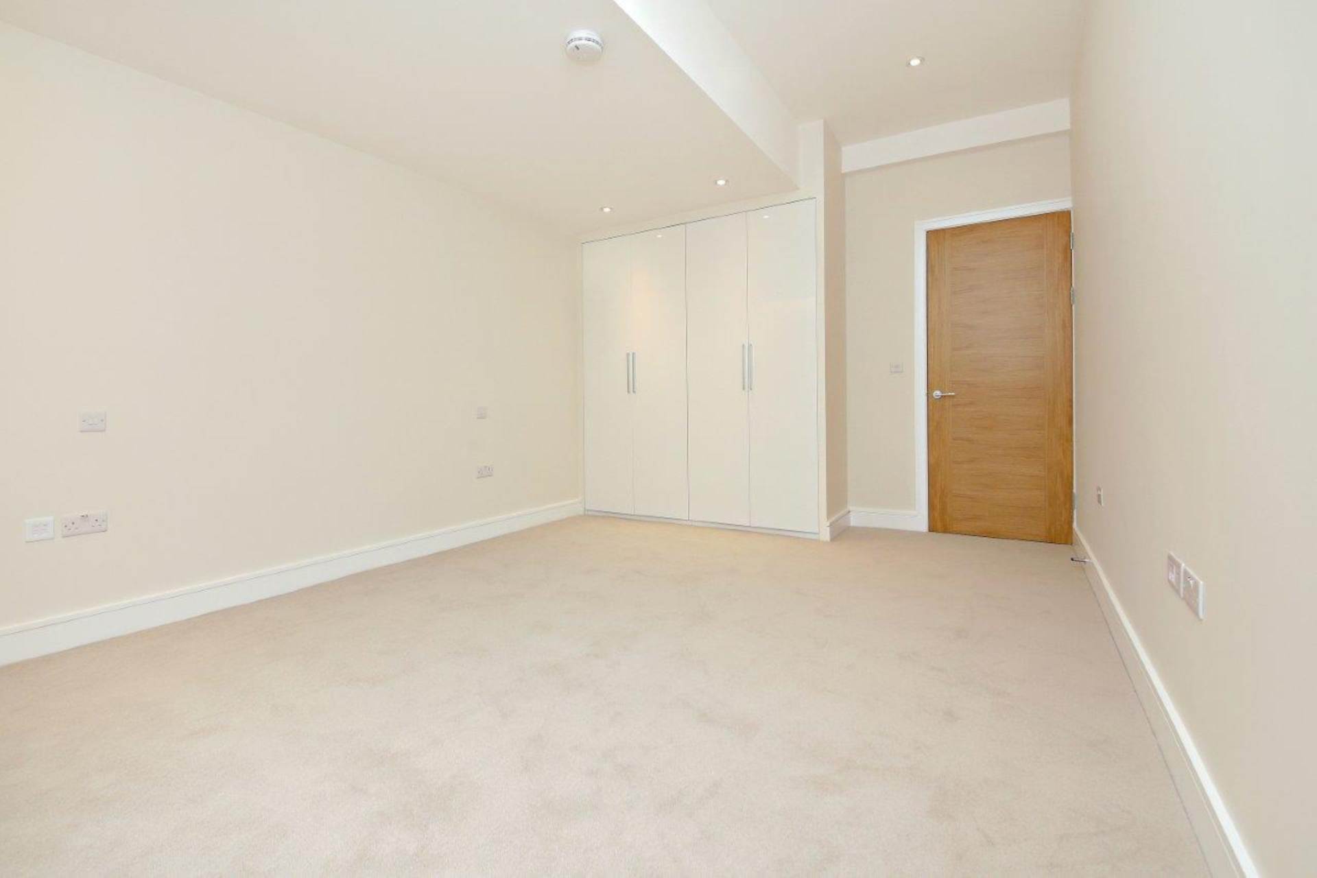 ロンドン NW11 8BL 2ベッドフラット 賃貸物件の内外装写真-12