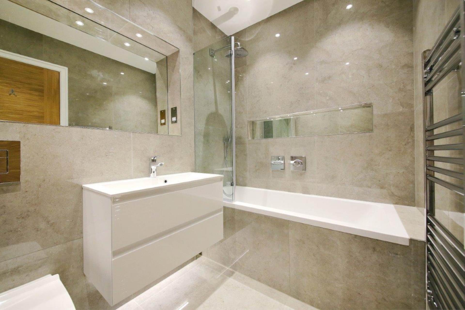 ロンドン NW11 8BL 2ベッドフラット 賃貸物件の内外装写真-13