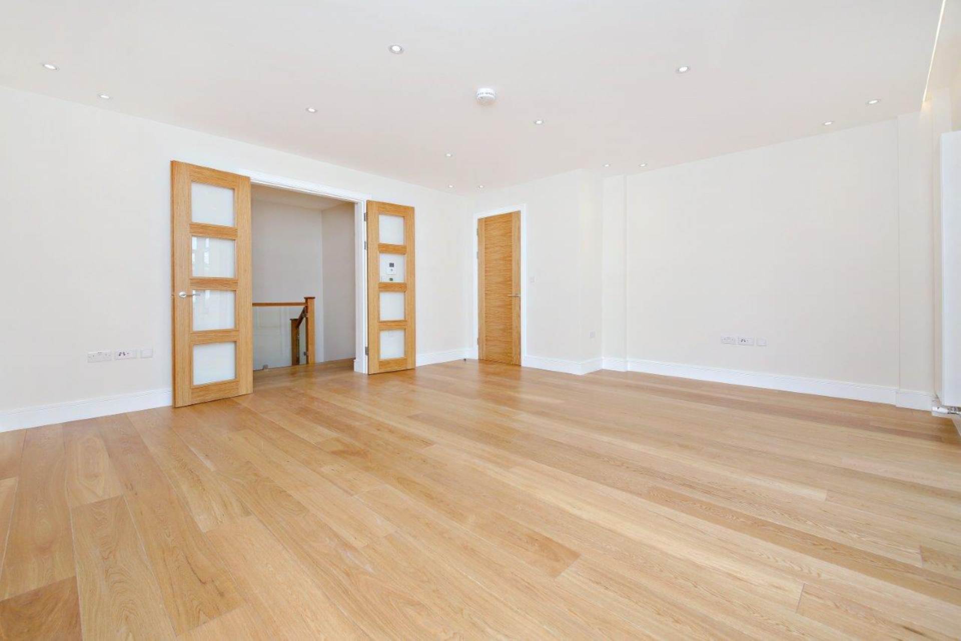 ロンドン NW11 8BL 2ベッドフラット 賃貸物件の内外装写真-2