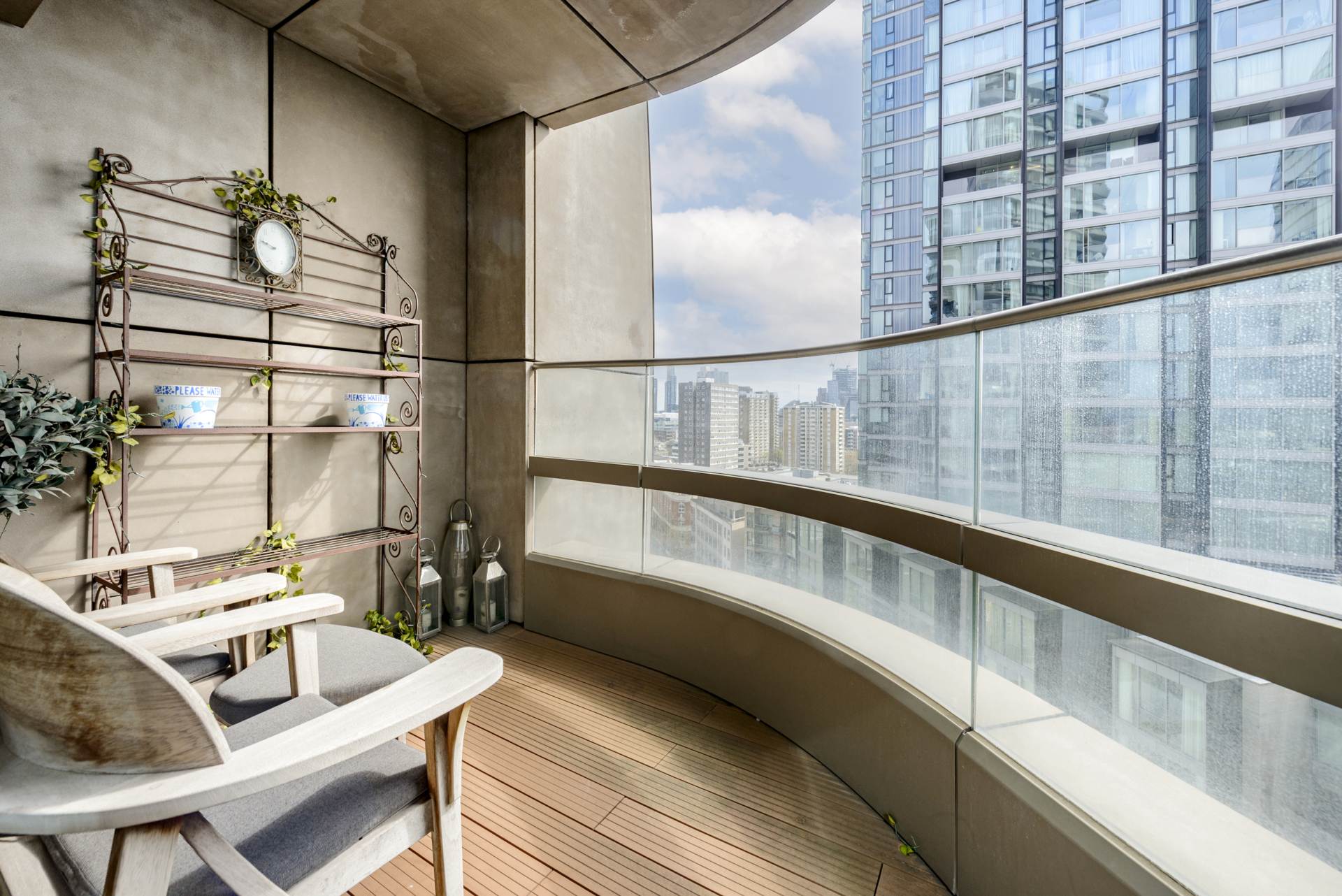 London EC1V 1AE 1 bed flat sales property internal/external image-10