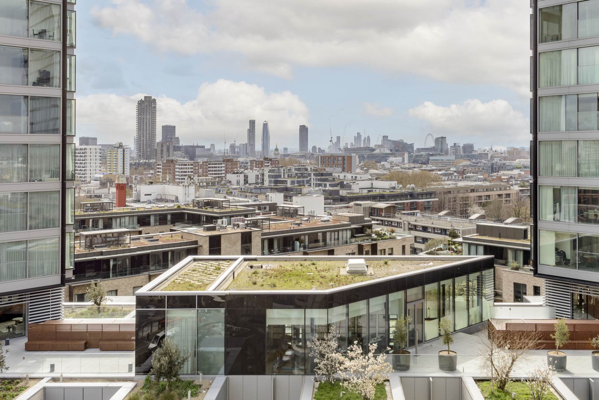 London EC1V 1AE 1 bed flat sales property internal/external image-12