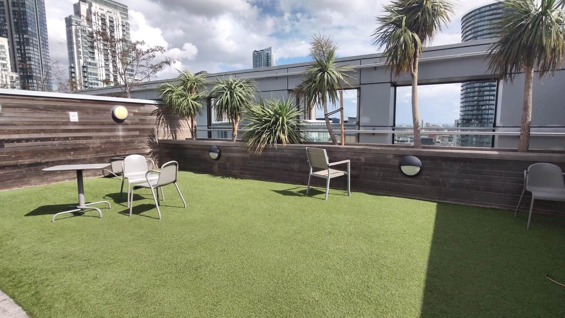 ロンドン E14 9BU 3ベッドフラット 賃貸物件の内外装写真-16