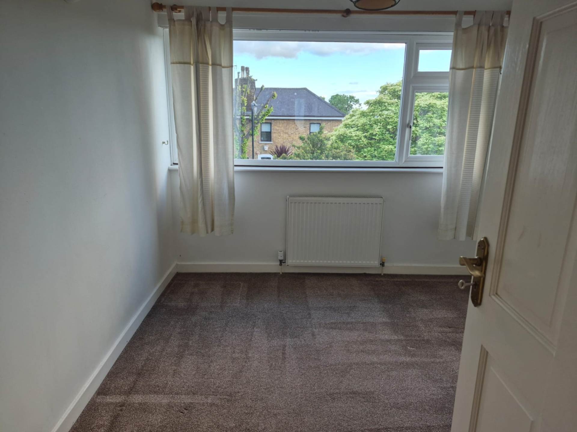 London W13 8HN 3 bed town house rental property internal/external image-7