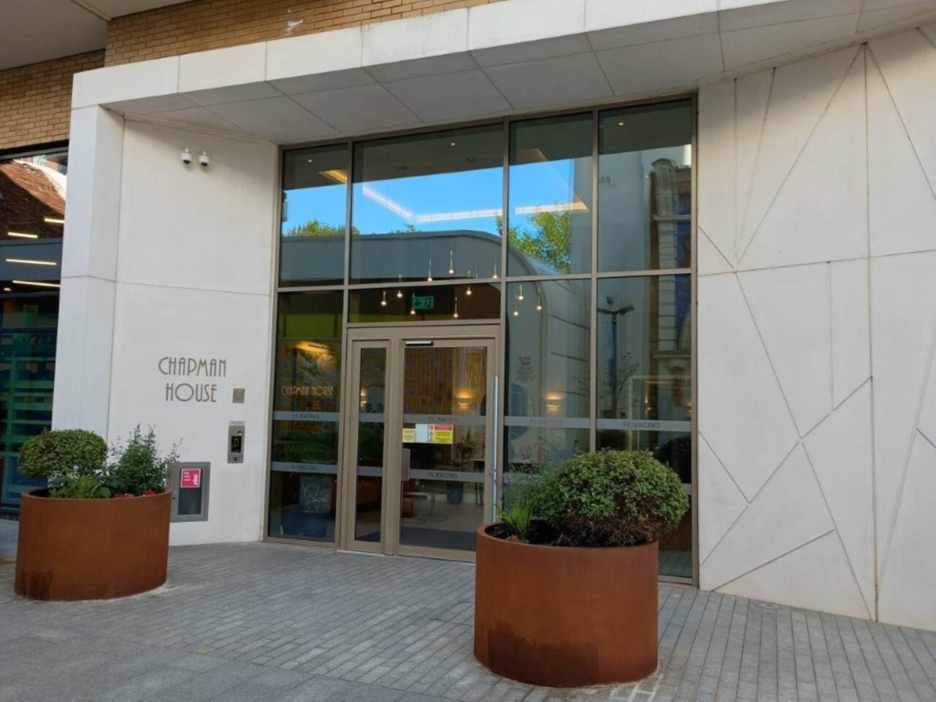 London W5 5EF 1 bed flat rental property internal/external image-1