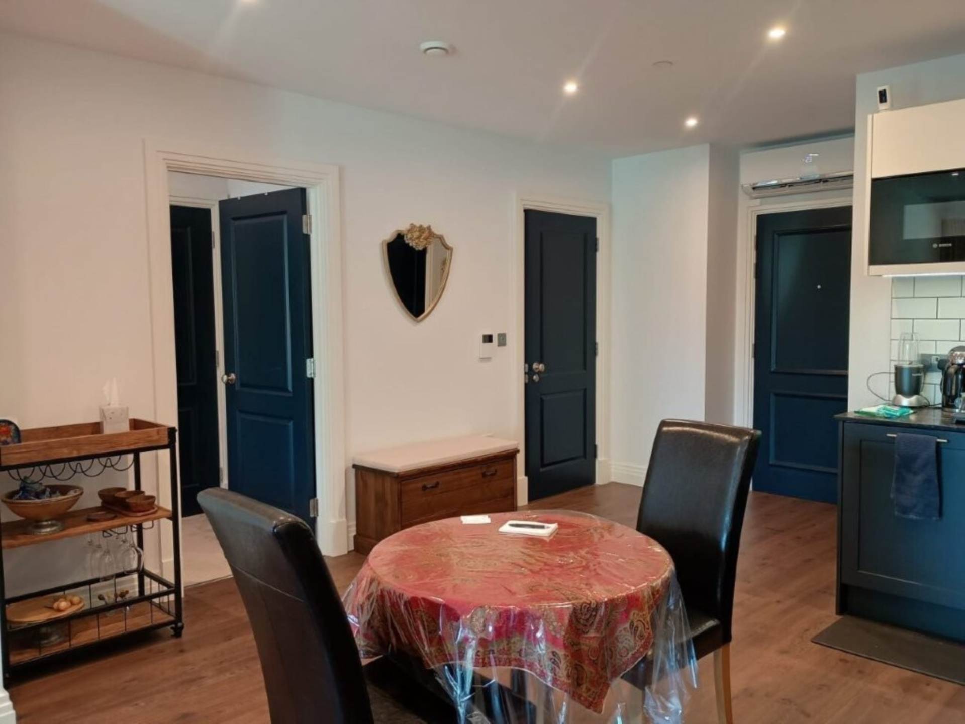 London W5 5EF 1 bed flat rental property internal/external image-4