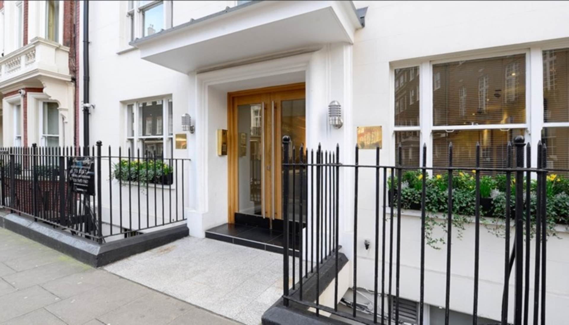 London W1J 5LZ 0 bed flat rental property internal/external image-1
