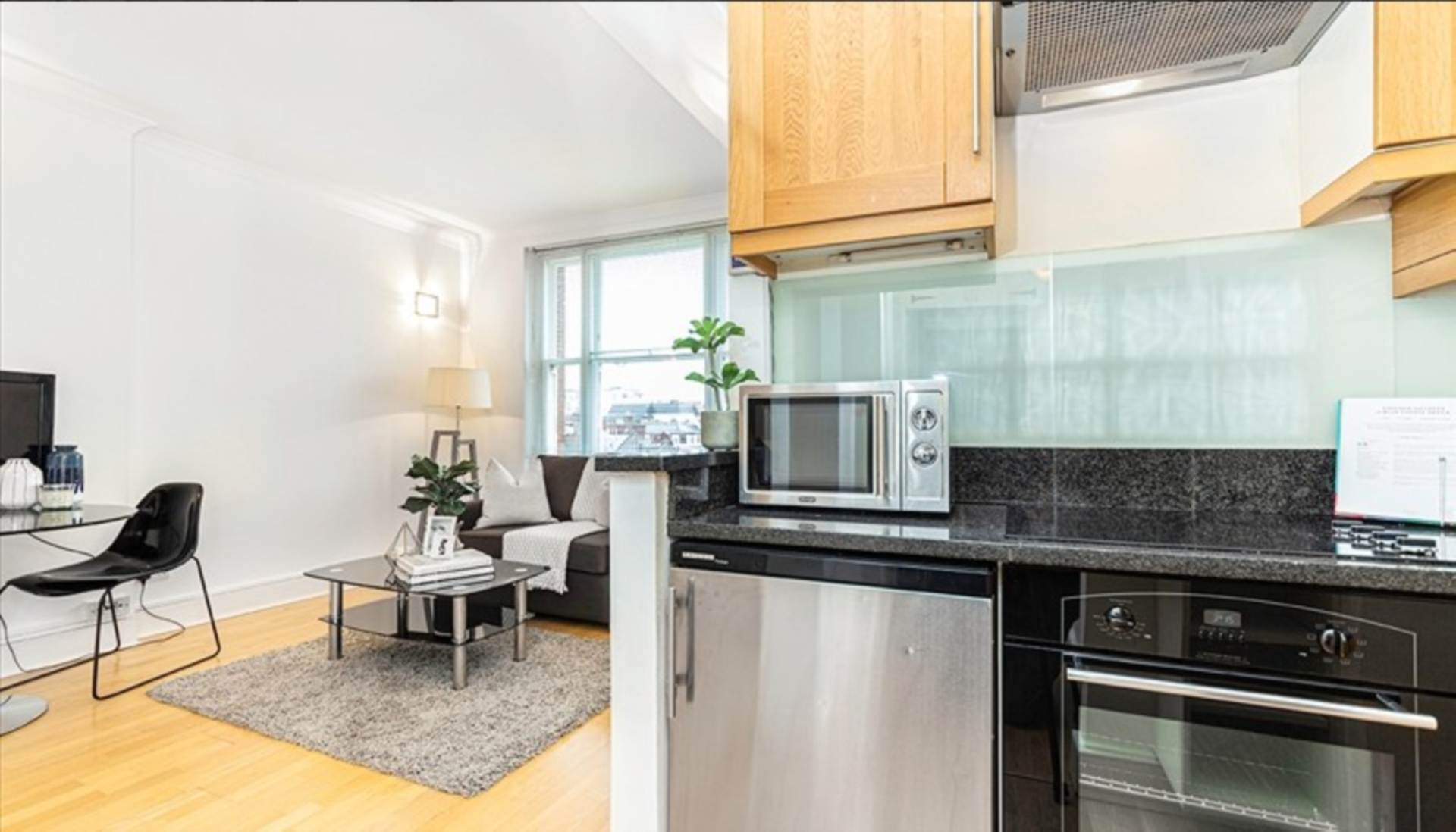 London W1J 5LZ 0 bed flat rental property internal/external image-3