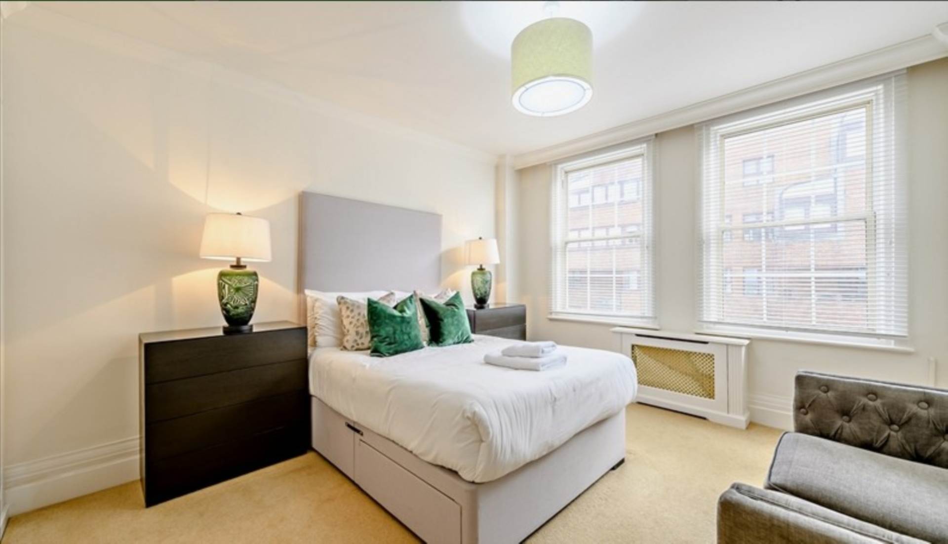 London NW8 7HY 3 bed flat rental property internal/external image-10