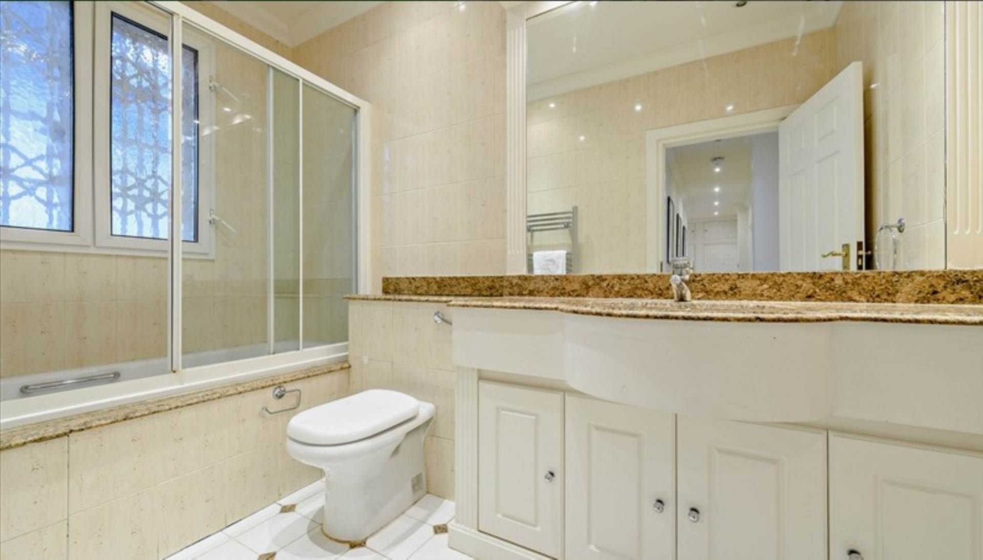 London NW8 7HY 3 bed flat rental property internal/external image-13