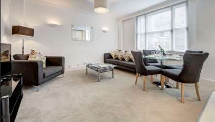 2 bed flat to rent in London W1J