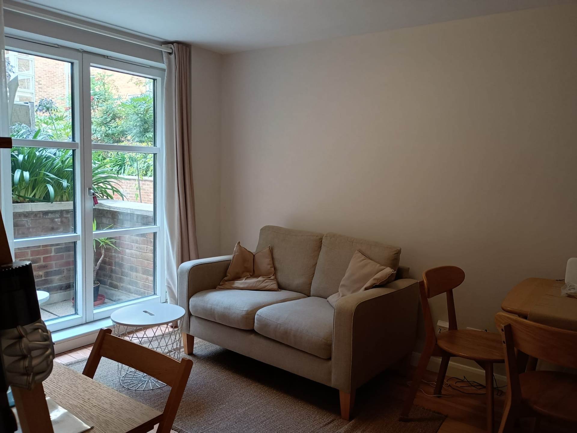 London SW1P 2NW 1 bed flat rental property internal/external image-3