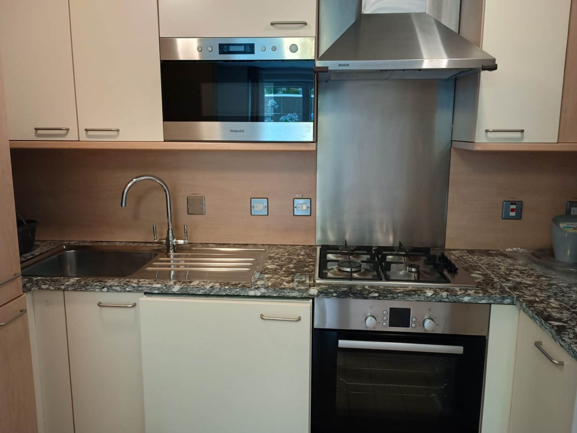 London SW1P 2NW 1 bed flat rental property internal/external image-4