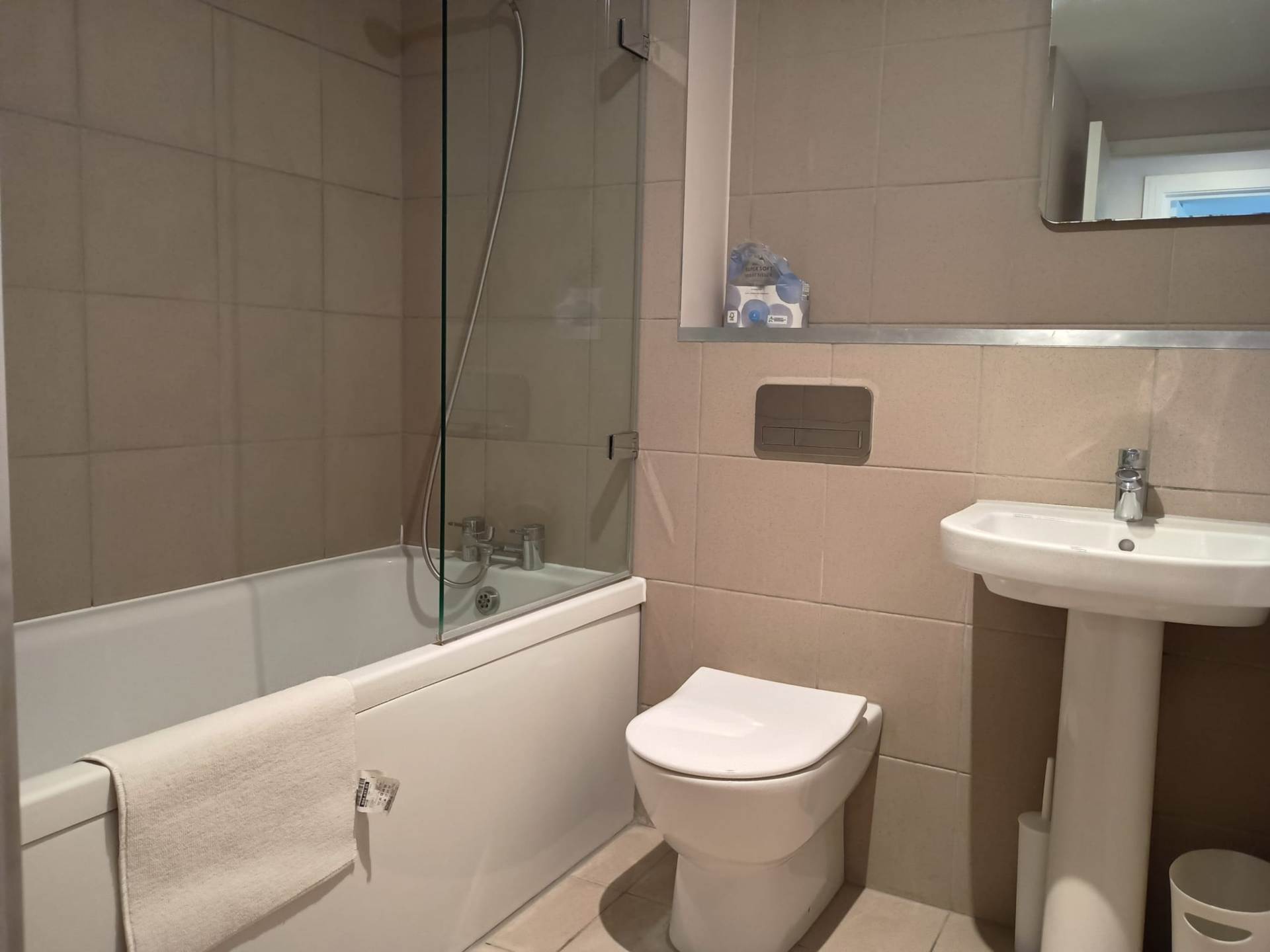 London SW1P 2NW 1 bed flat rental property internal/external image-8
