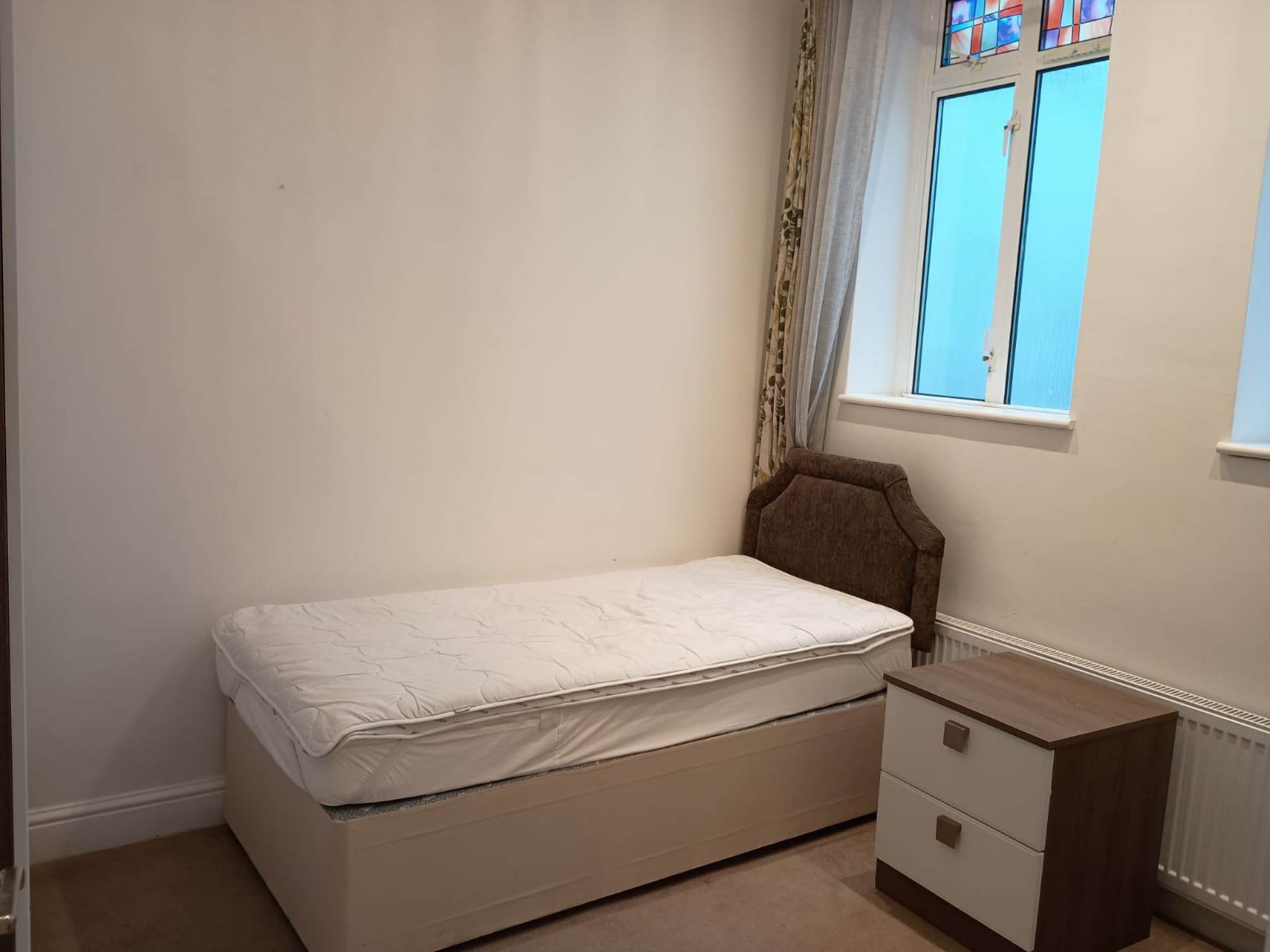 London W1T 6AG 2 bed flat rental property internal/external image-2