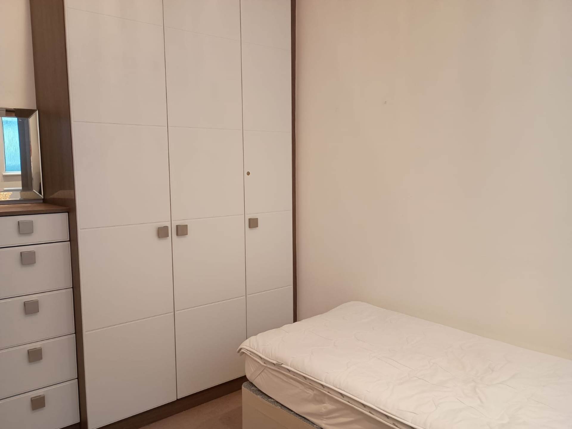 London W1T 6AG 2 bed flat rental property internal/external image-9