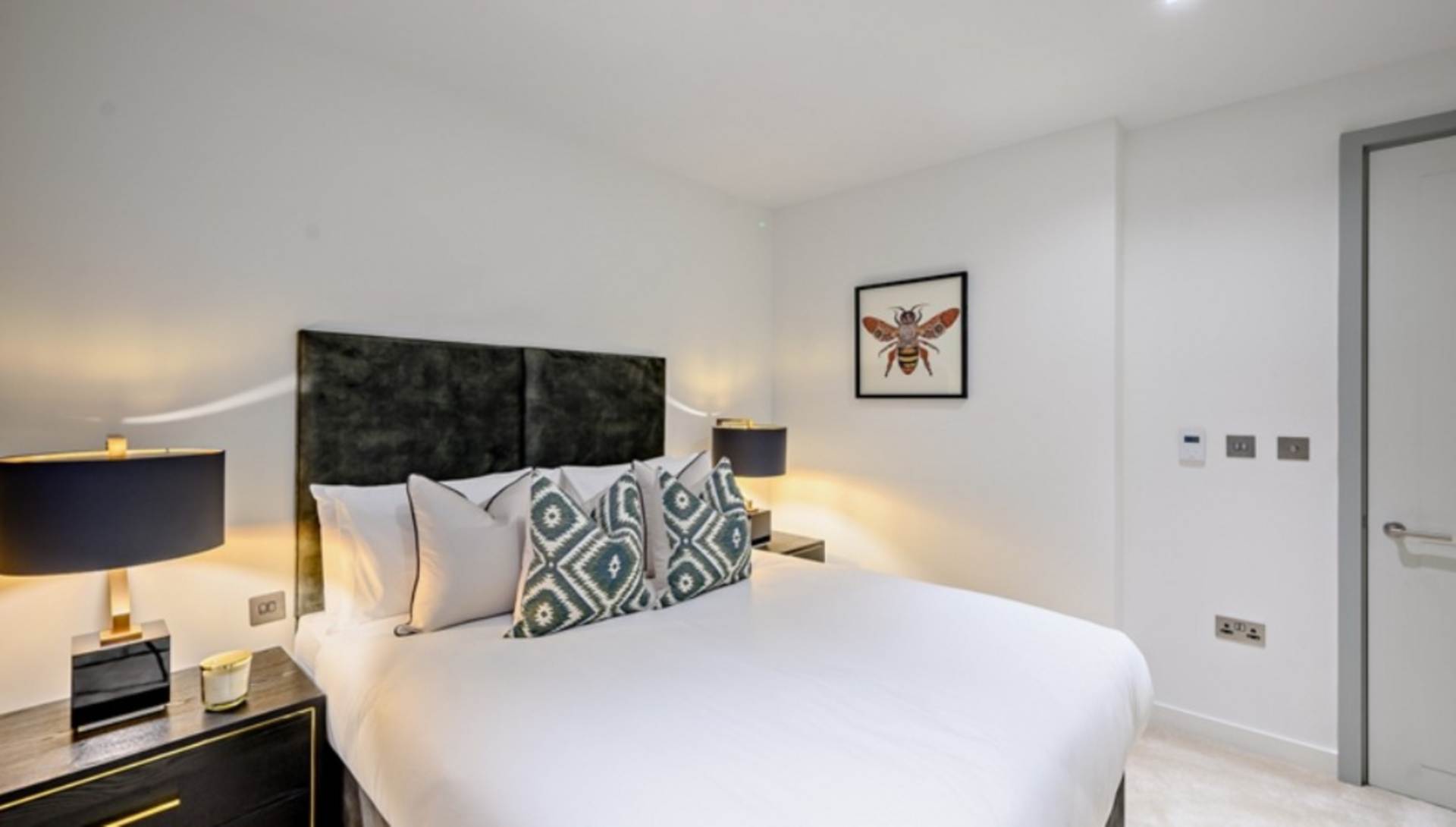 London W2 1EY 3 bed semi-detached rental property internal/external image-6