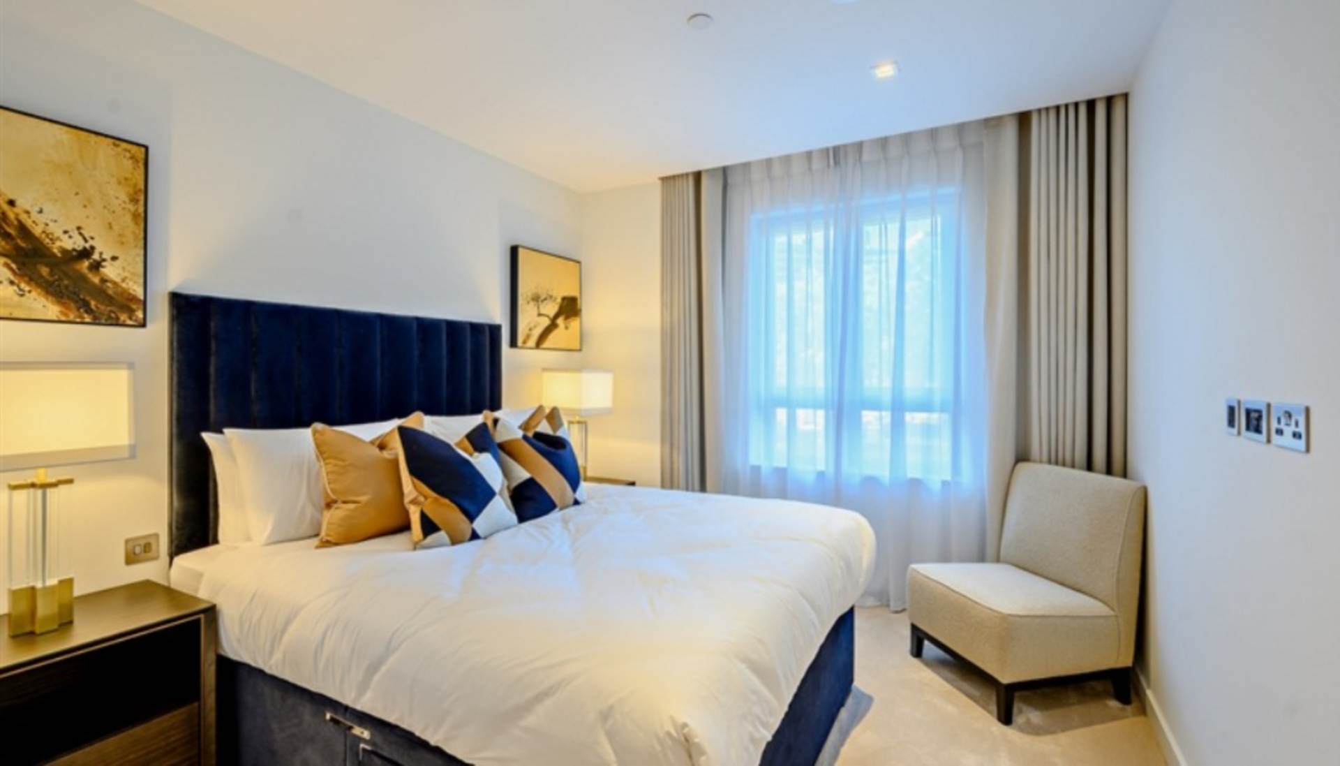 London W2 1EY 3 bed semi-detached rental property internal/external image-7