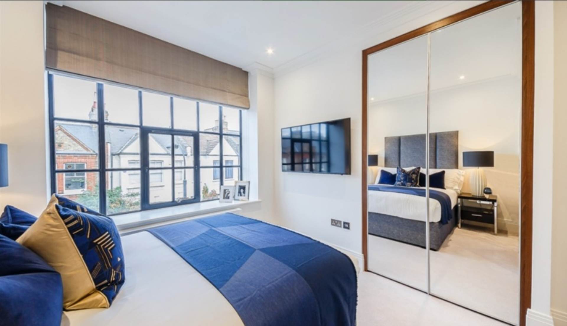 London W6 9UF 2 bed semi-detached rental property internal/external image-5