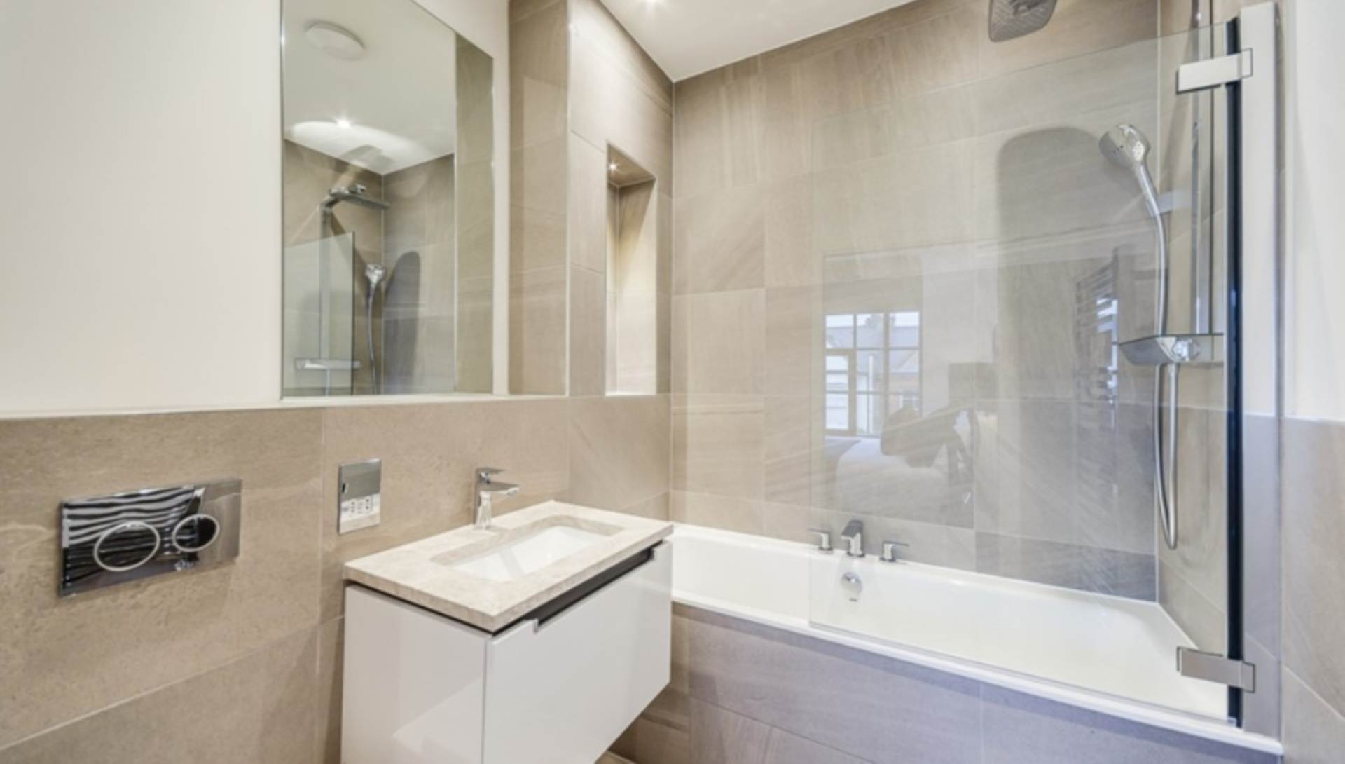 London W6 9UF 2 bed semi-detached rental property internal/external image-6