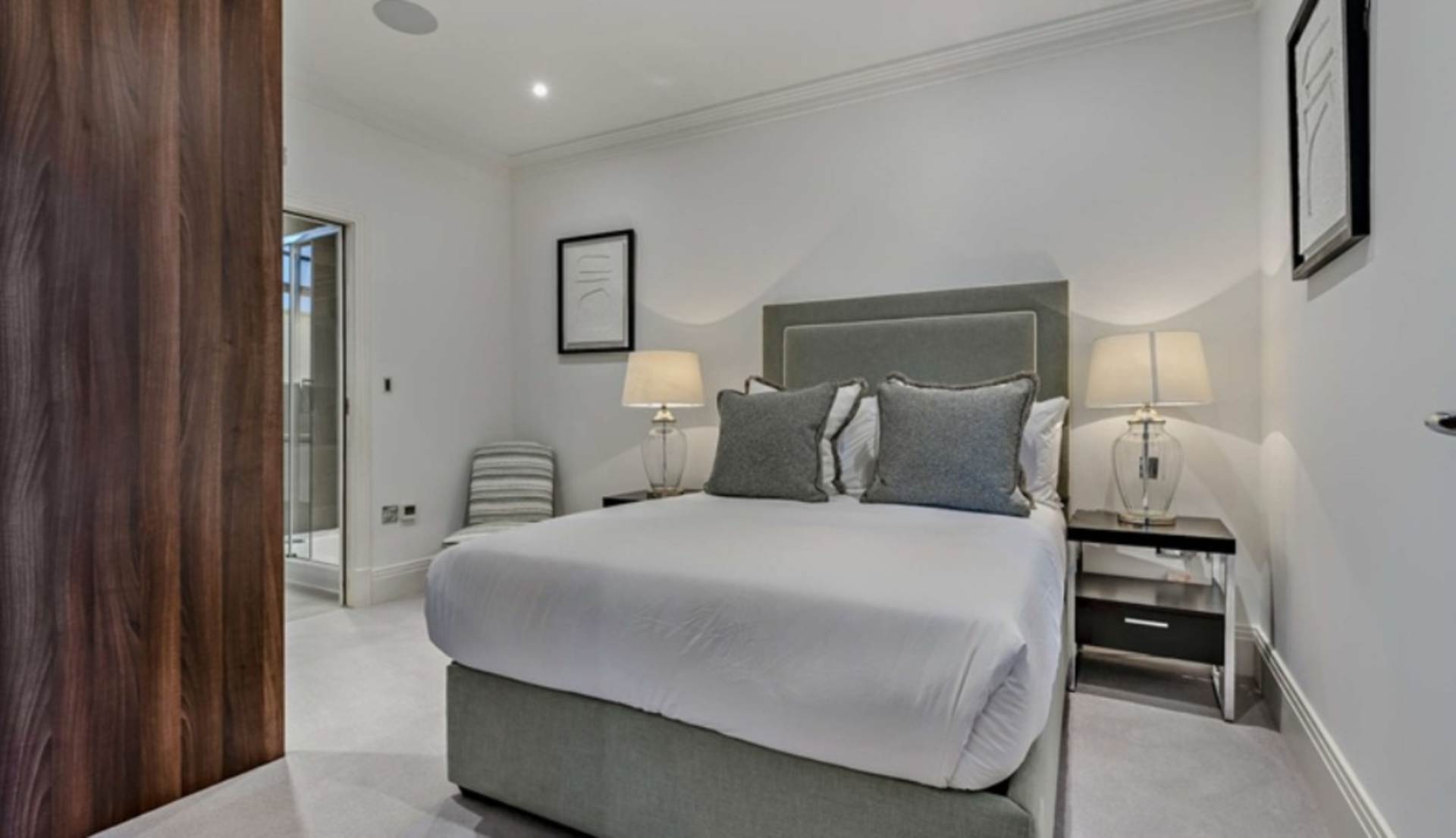 London W6 9UF 2 bed semi-detached rental property internal/external image-6