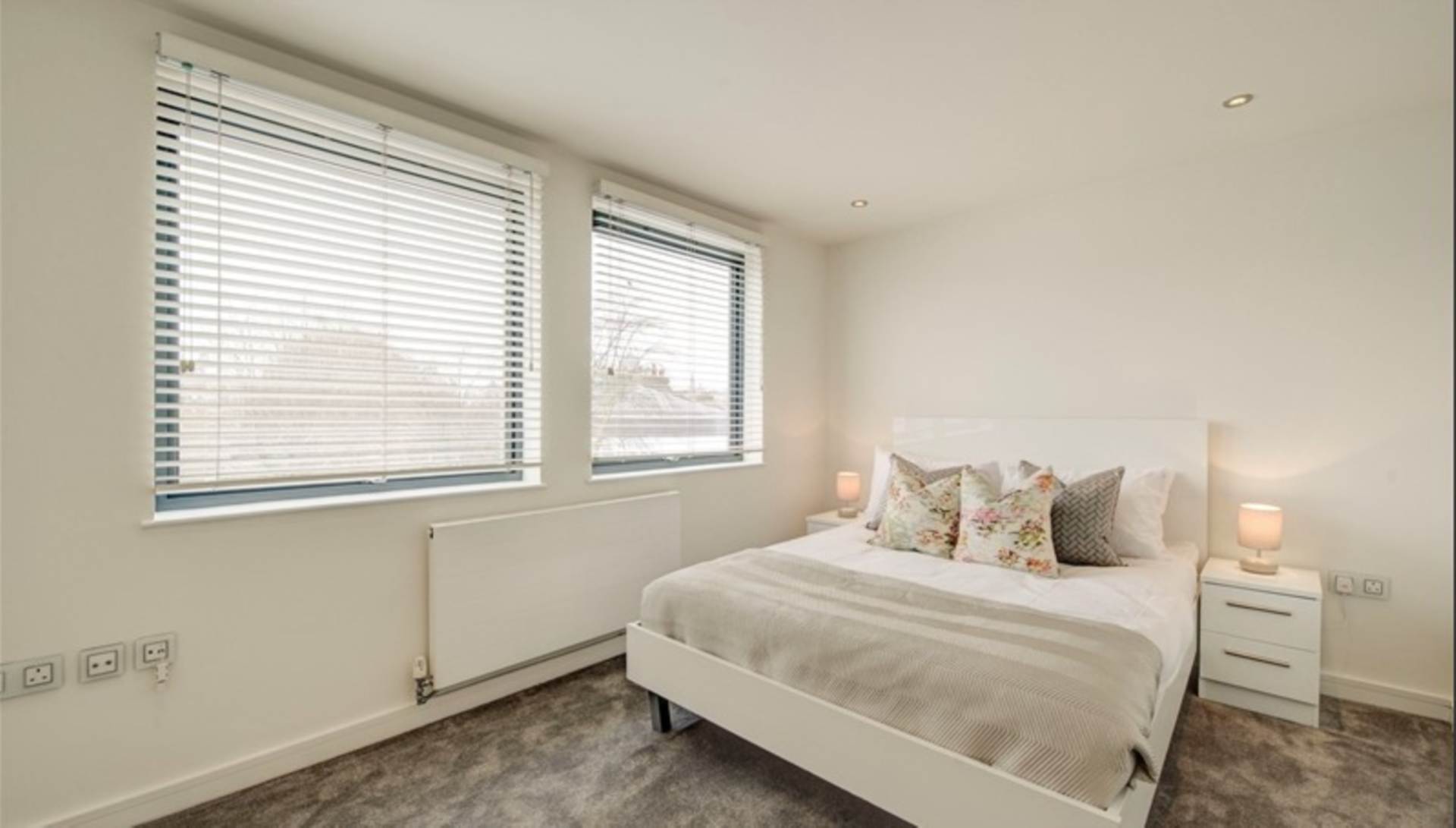 London SW3 6SN 2 bed flat rental property internal/external image-4