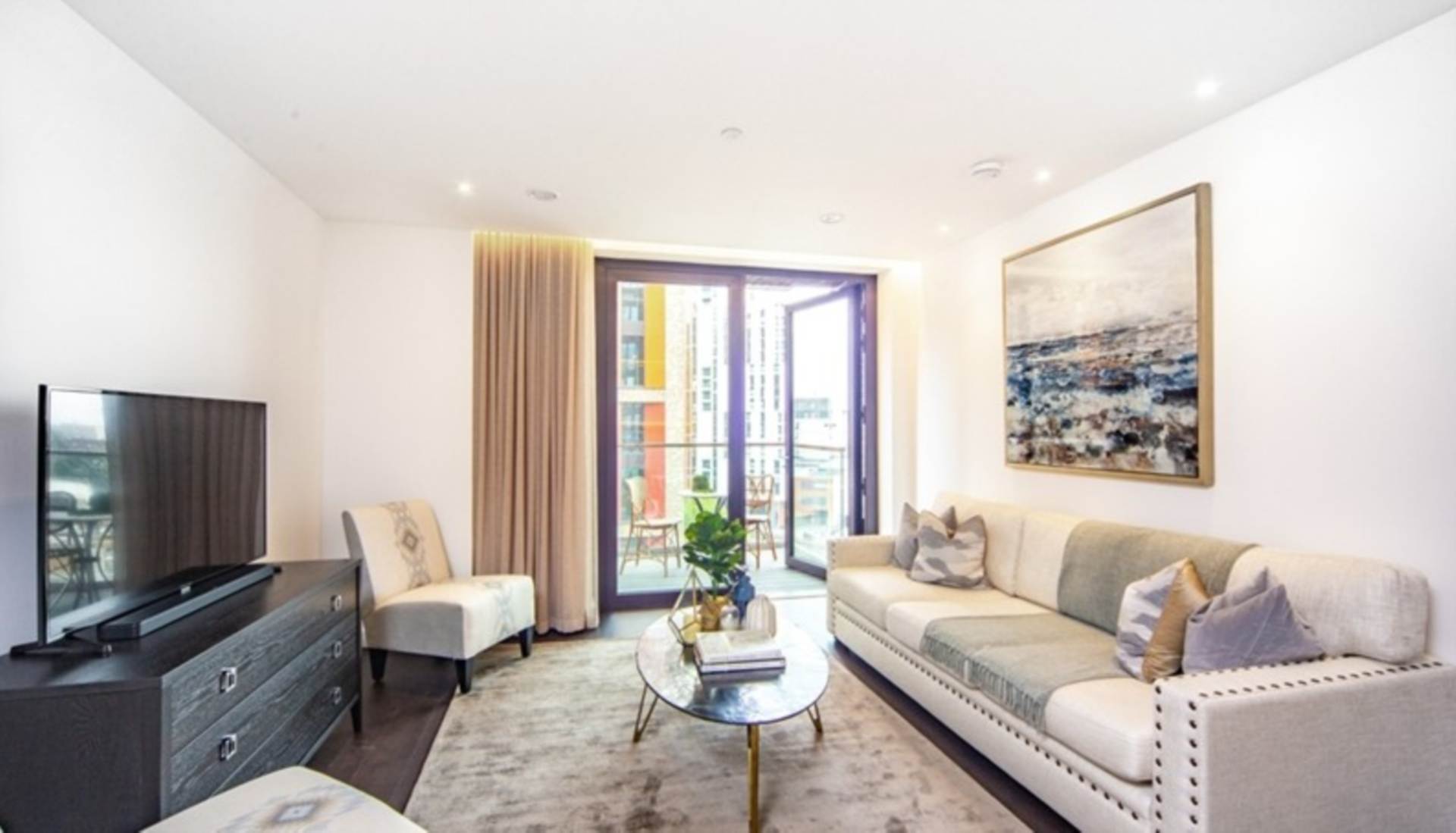 London SW11 7AG 3 bed flat rental property internal/external image-1