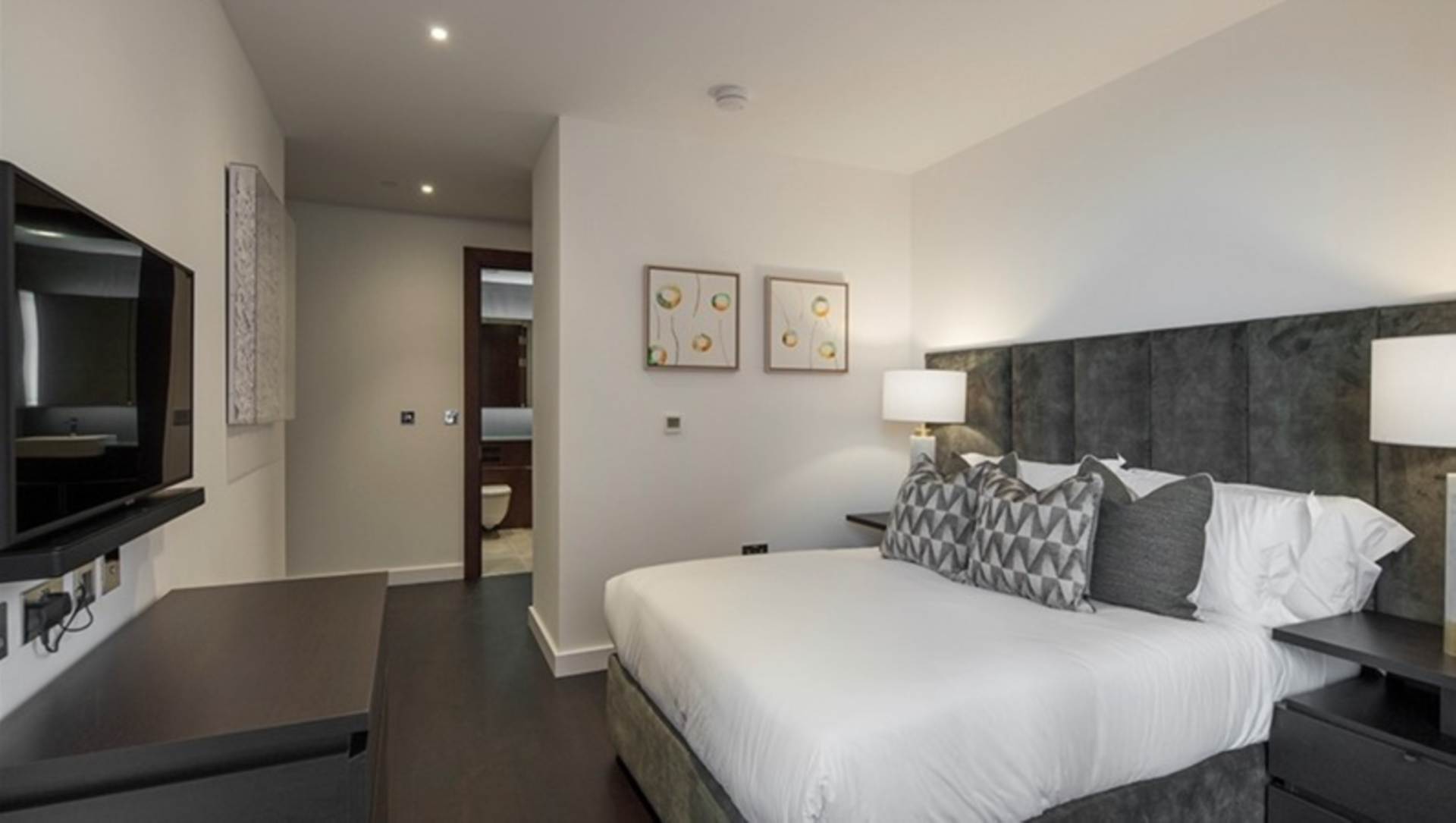 London SW11 7AG 3 bed flat rental property internal/external image-6
