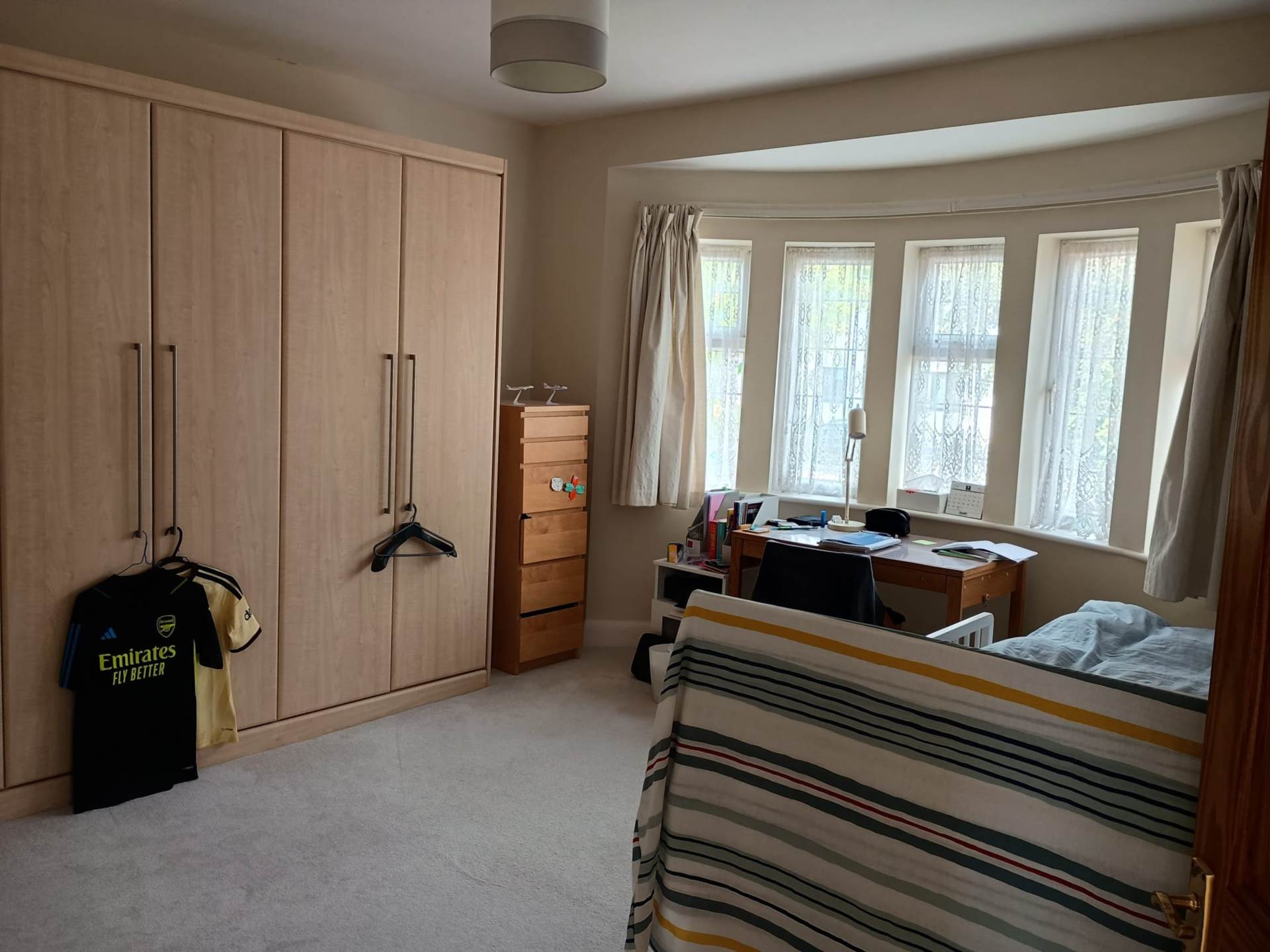 London N12 7BG 4 bed semi-detached rental property internal/external image-10