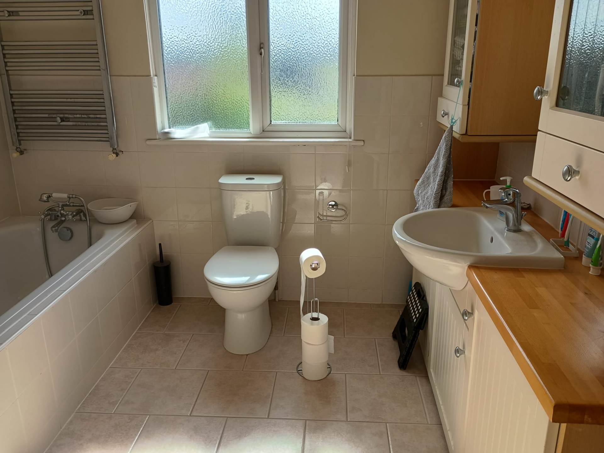 London N12 7BG 4 bed semi-detached rental property internal/external image-14