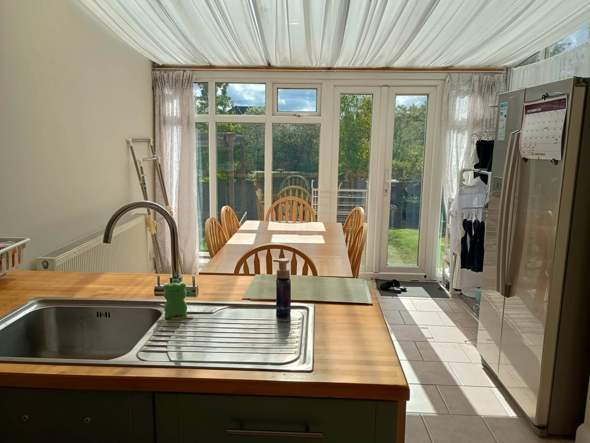 London N12 7BG 4 bed semi-detached rental property internal/external image-4