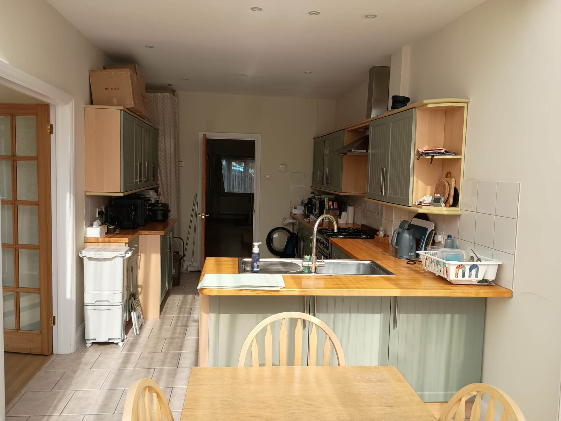 London N12 7BG 4 bed semi-detached rental property internal/external image-5