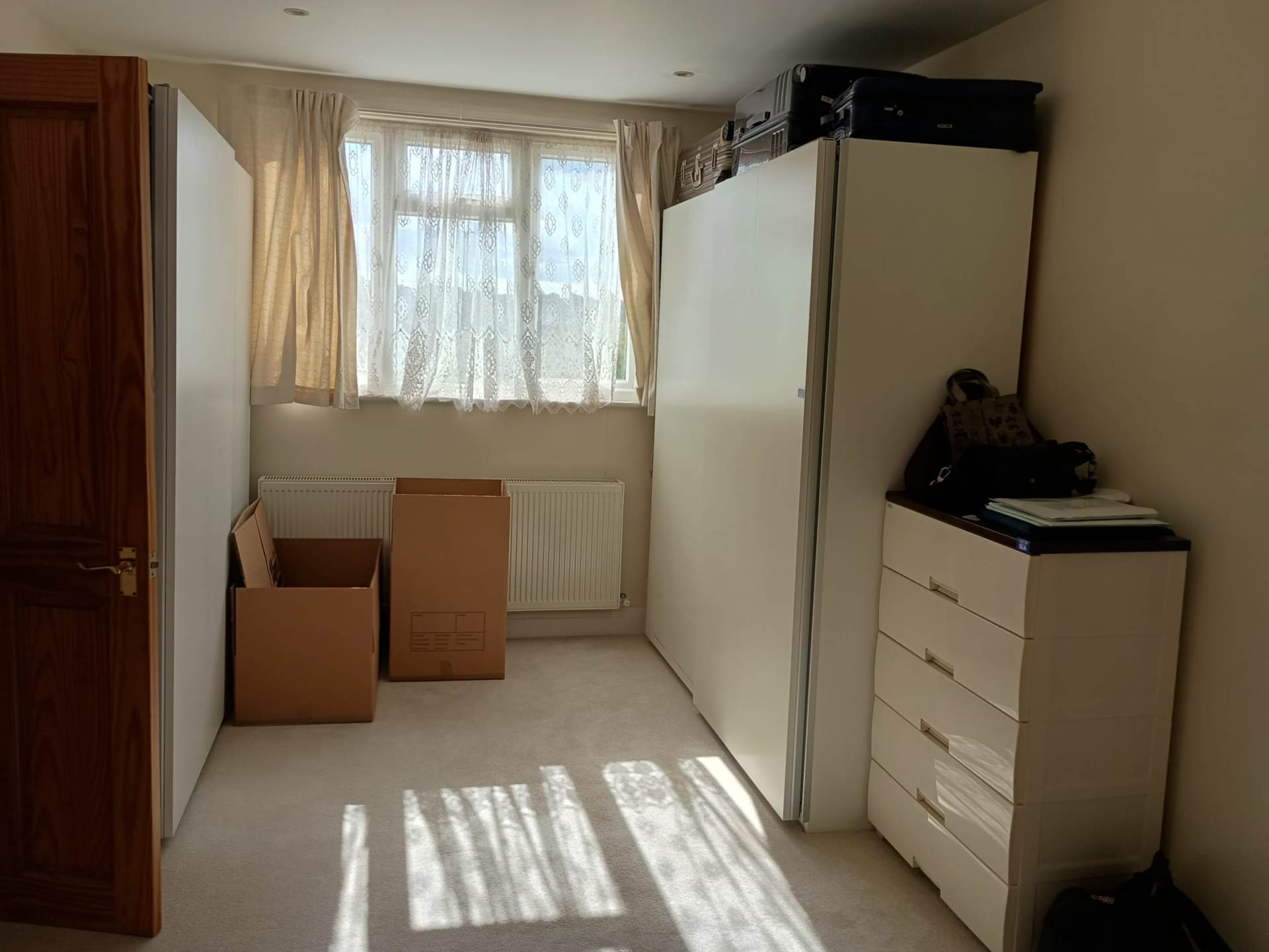 London N12 7BG 4 bed semi-detached rental property internal/external image-8