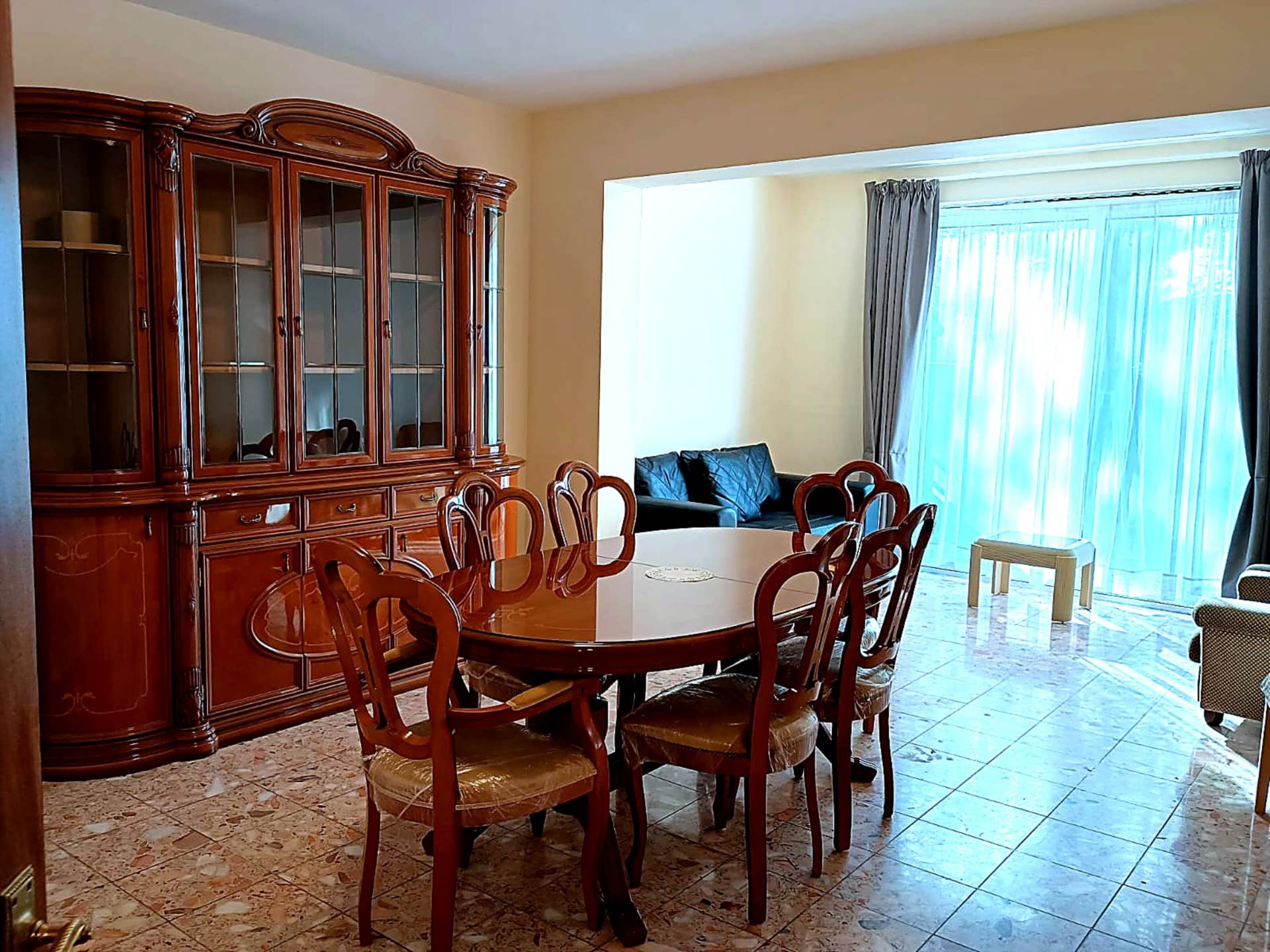 London N3 2HG 4 bed semi-detached rental property internal/external image-1