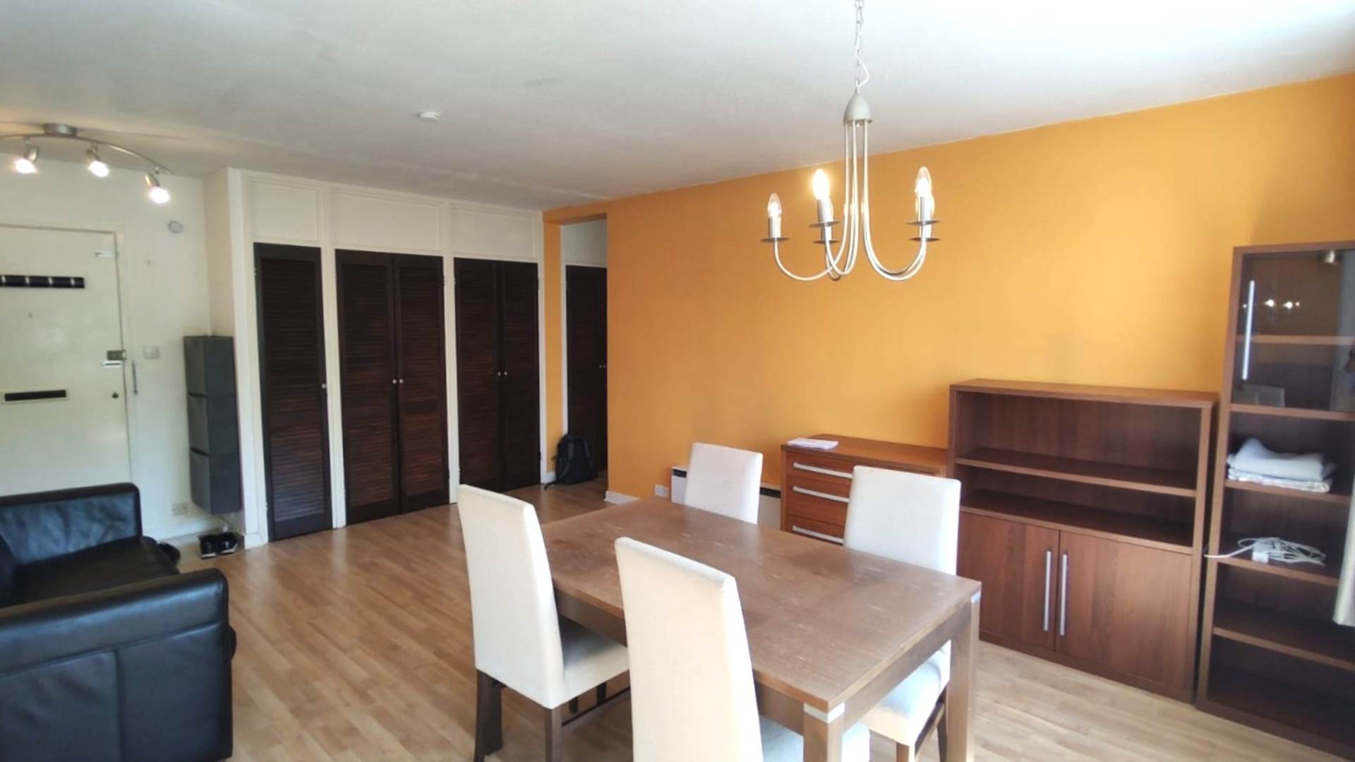 London W5 1SL 2 bed flat rental property internal/external image-2