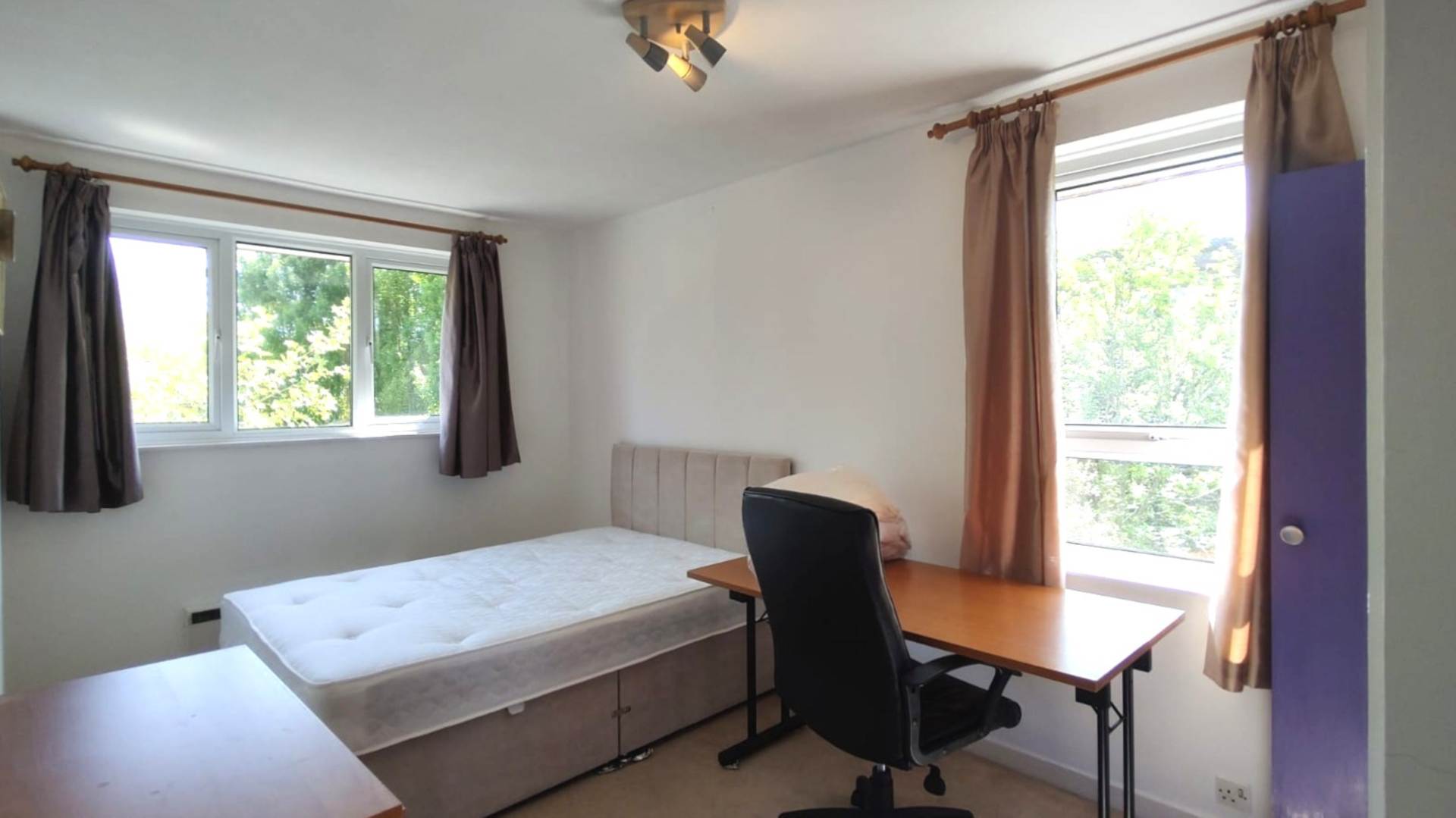 London W5 1SL 2 bed flat rental property internal/external image-4