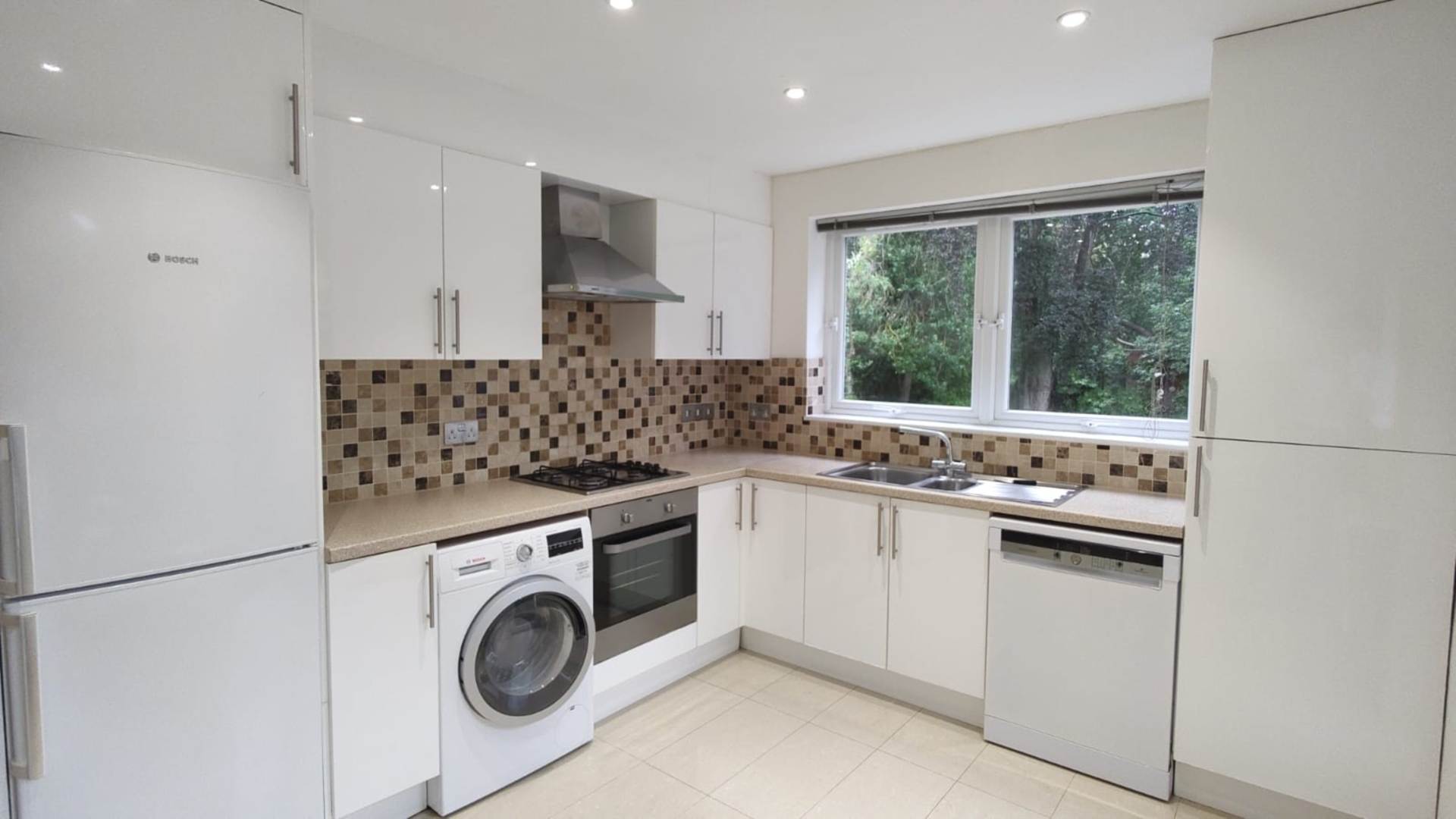 3 ベッド フラット ロンドン賃貸物件 | South Hampstead, London NW6 Picure-1