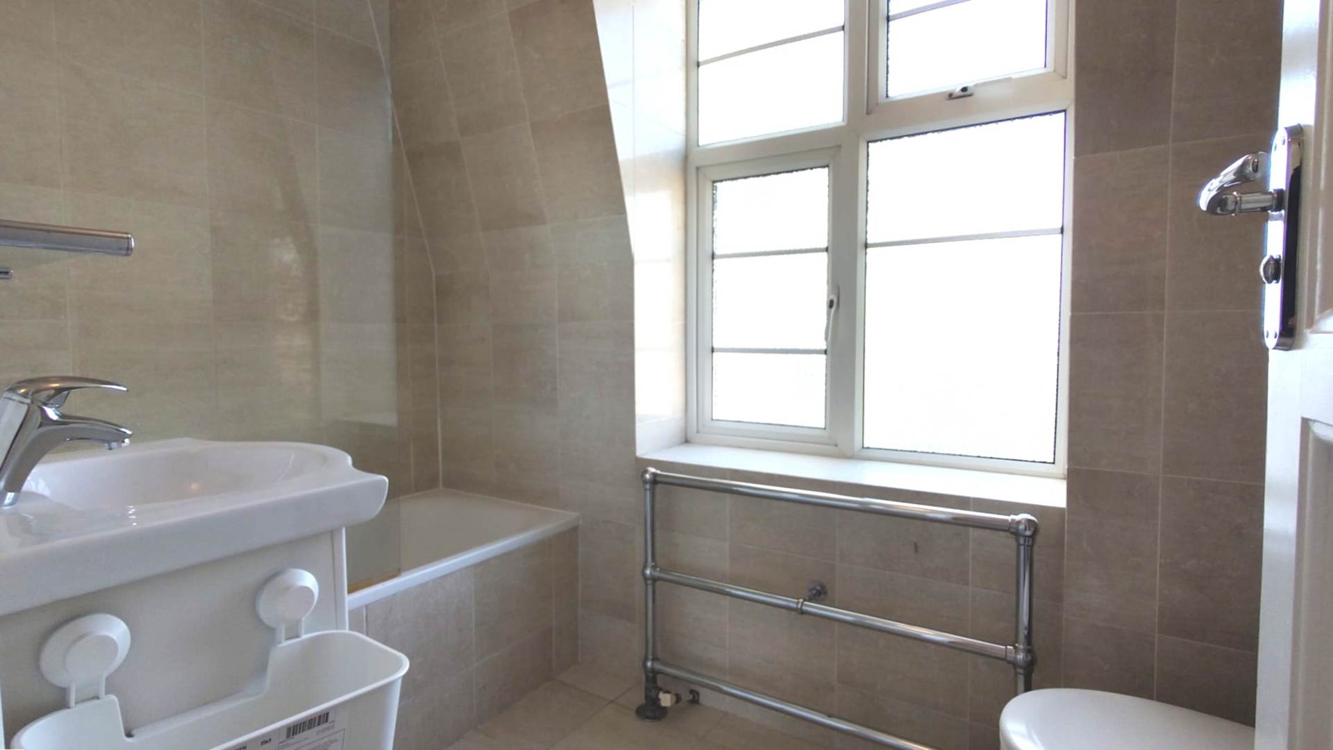 London NW3 5DP 2 bed flat rental property internal/external image-10