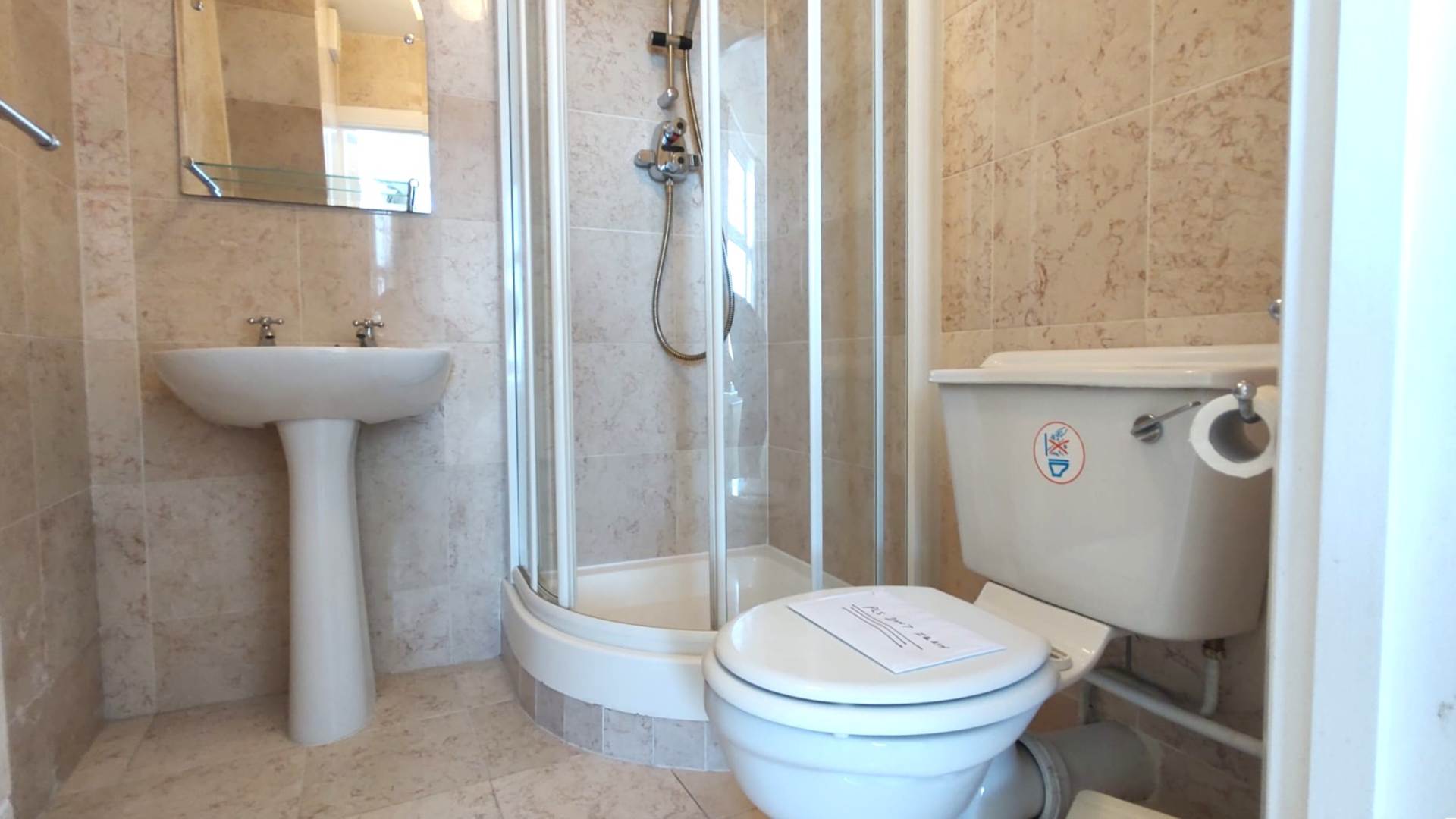 London NW3 5DP 2 bed flat rental property internal/external image-11