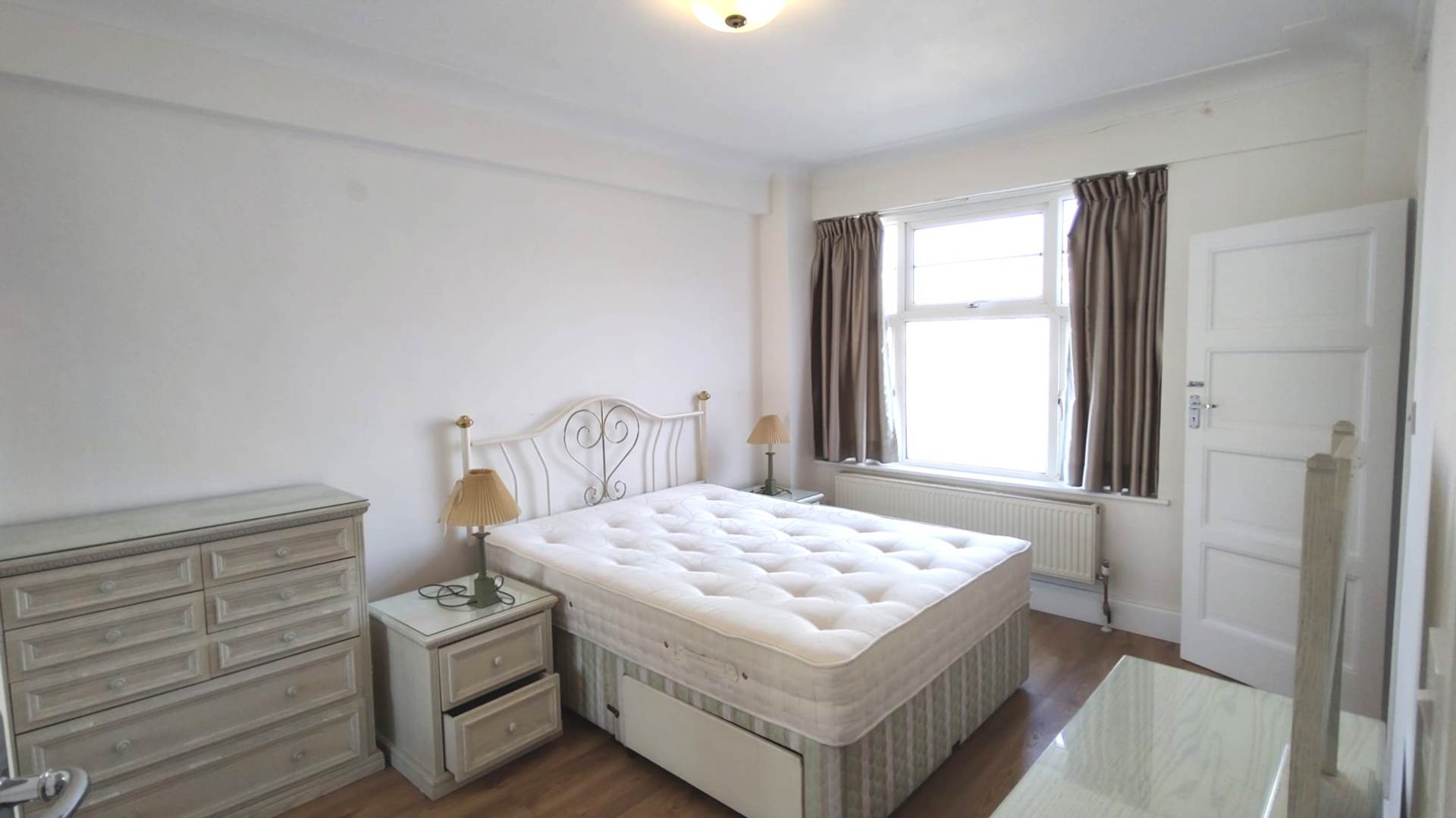 London NW3 5DP 2 bed flat rental property internal/external image-5